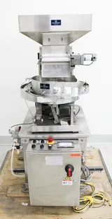 R-Tech Feeders 15-110AC-FC-B-H-CS Vibratory Bowl Feeder with Hopper