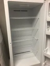 Frigidaire FKFH21F7HWD 20.6 Cu. Ft. Commercial Freezer -20C Used