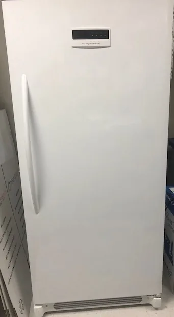 Frigidaire FKFH21F7HWD 20.6 Cu. Ft. Commercial Freezer -20C Used