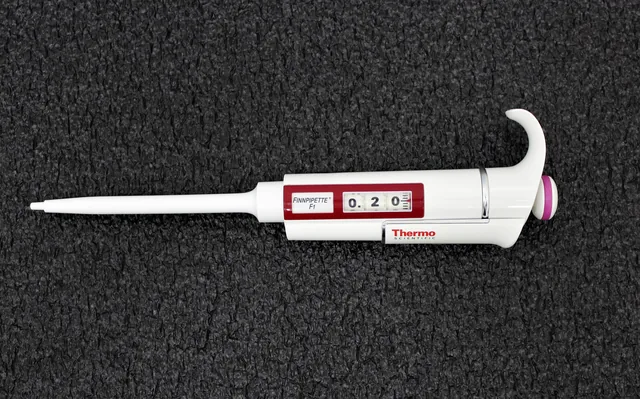 Thermo Scientific 0.2-2 ul Manual Pipette, Adjustable Volume, Used