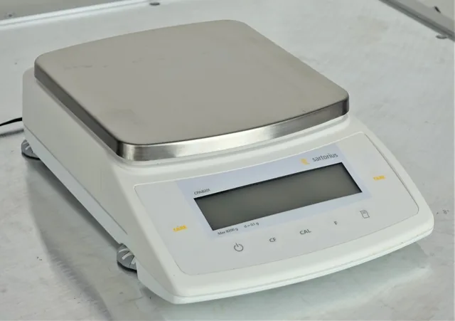 Sartorius CPA8201 Lab Bench Scale 8200g Capacity High Contrast Display
