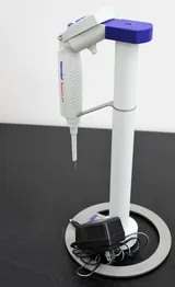 Eppendorf Research Pro Digital Pipette Adjustable 0.5-10ul, Includes Adapter