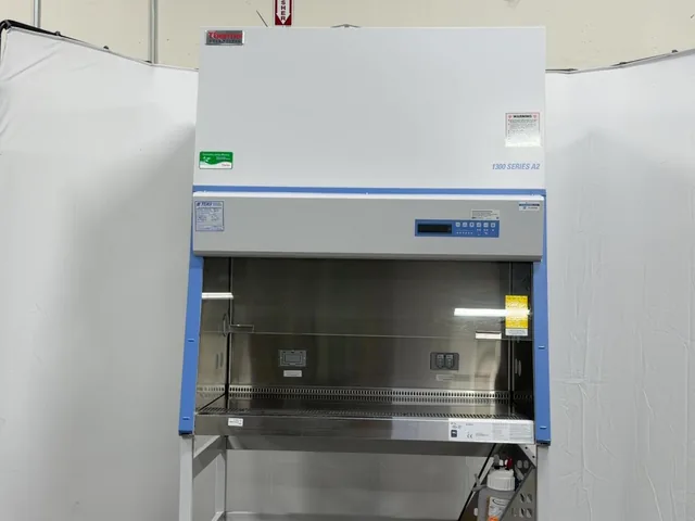Labconco 1375 Clean Bench Laminar Flow Hood ISO Class 5