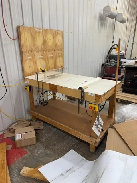 Routing Table Routing Table Workbench with Clamps and Outlets