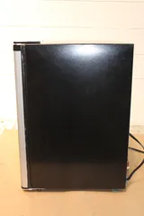 Sanyo sanyo 1 Compact Refrigerator 2.5 cu. ft. with Platinum Door