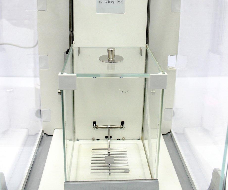 Mettler-Toledo XP26 22g Micro Balance Analytical Precision Dual Range