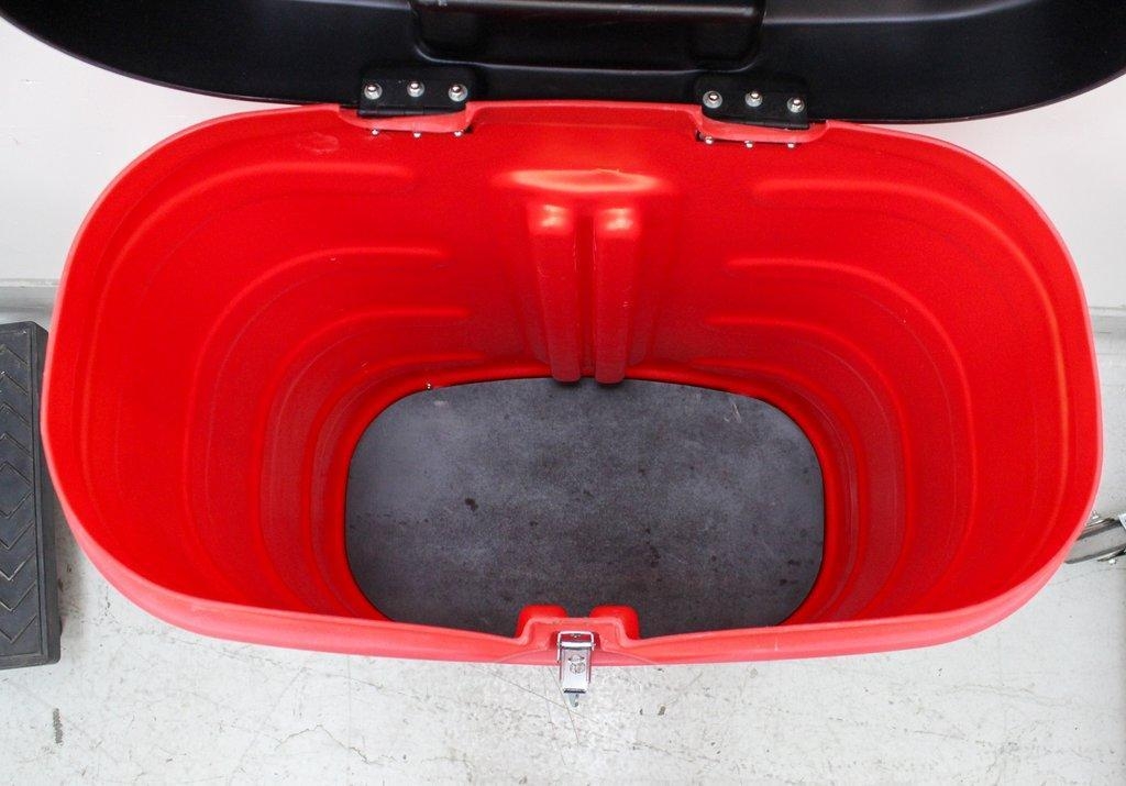 N/A CA900 Roto-Molded Shipping Case on Wheels with Storage, Very Good Condition