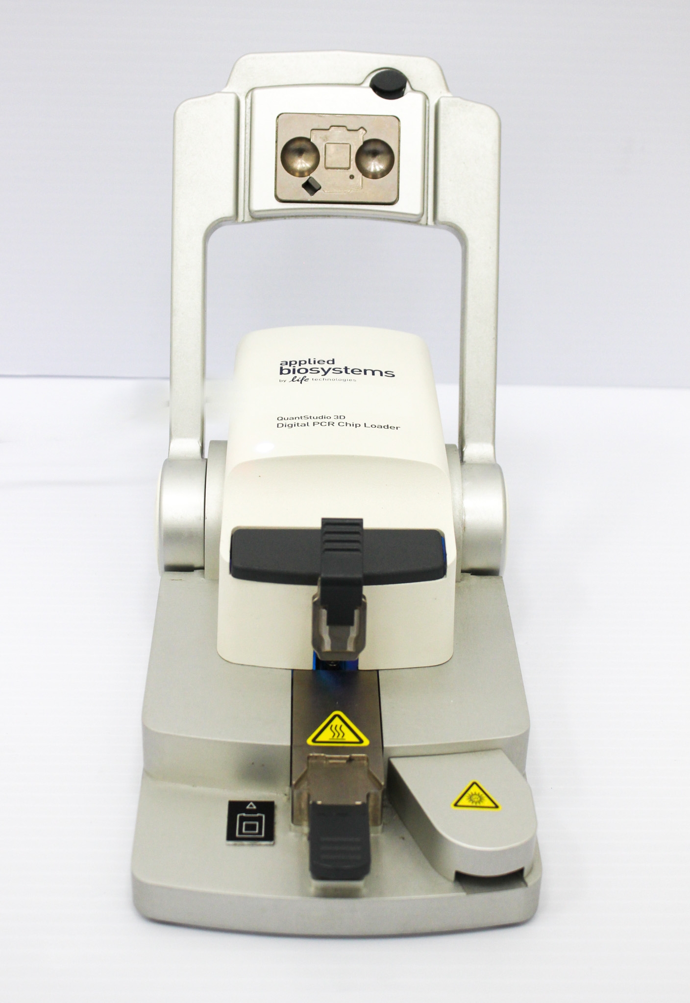 Applied Biosystems Digital PCR Chip Loader Quant Studio 3D for qPCR Analysis