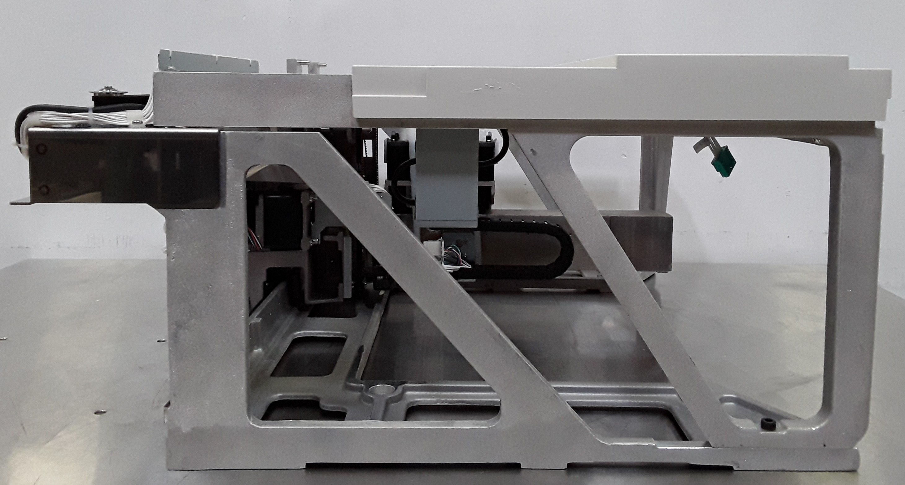 Hitachi 625-0291 Autosampler Assembly for DNA Sequencing - Parts Only