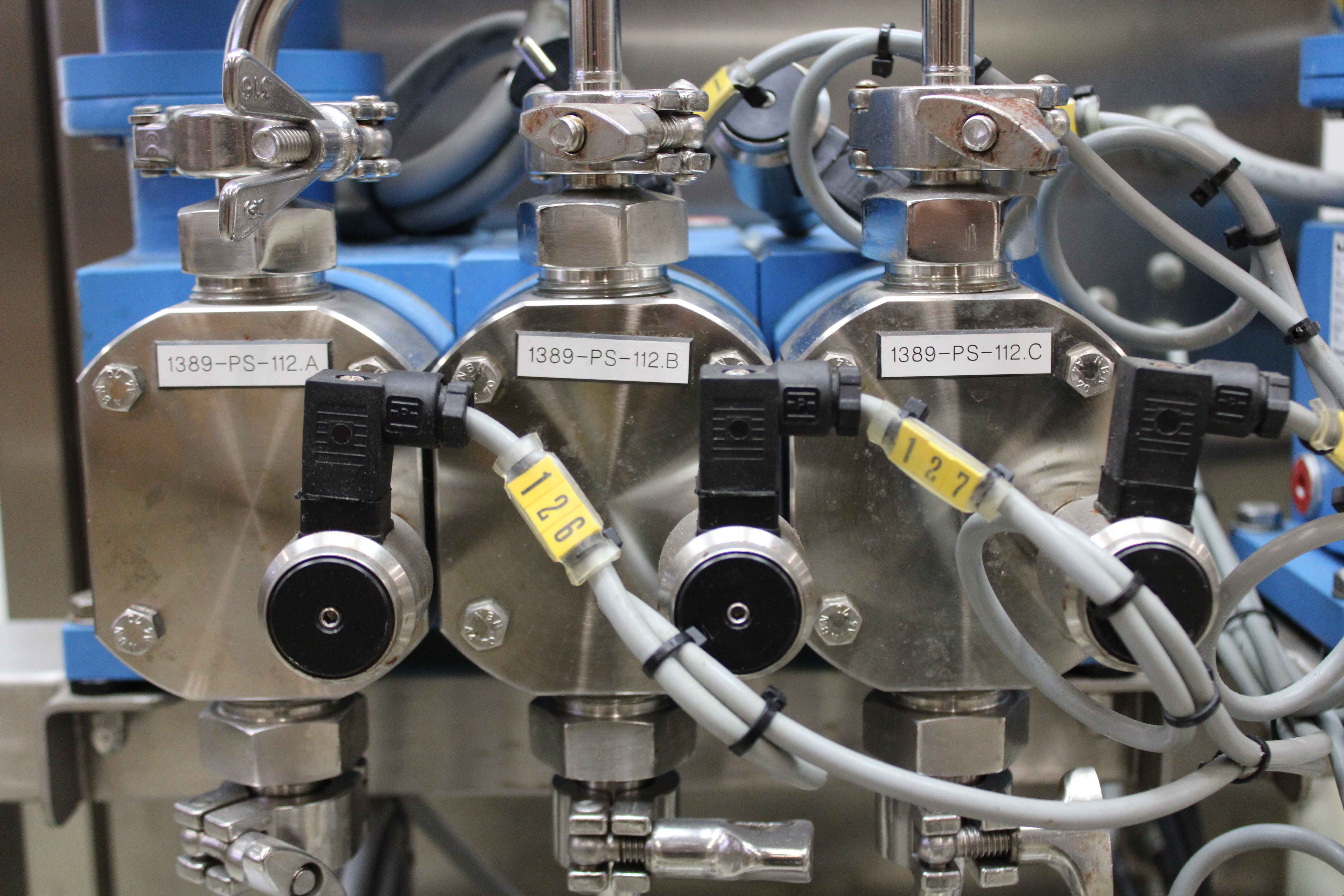 Amersham Pharmacia Biotech System No 1389 Chromatography System for Biopharmaceuticals