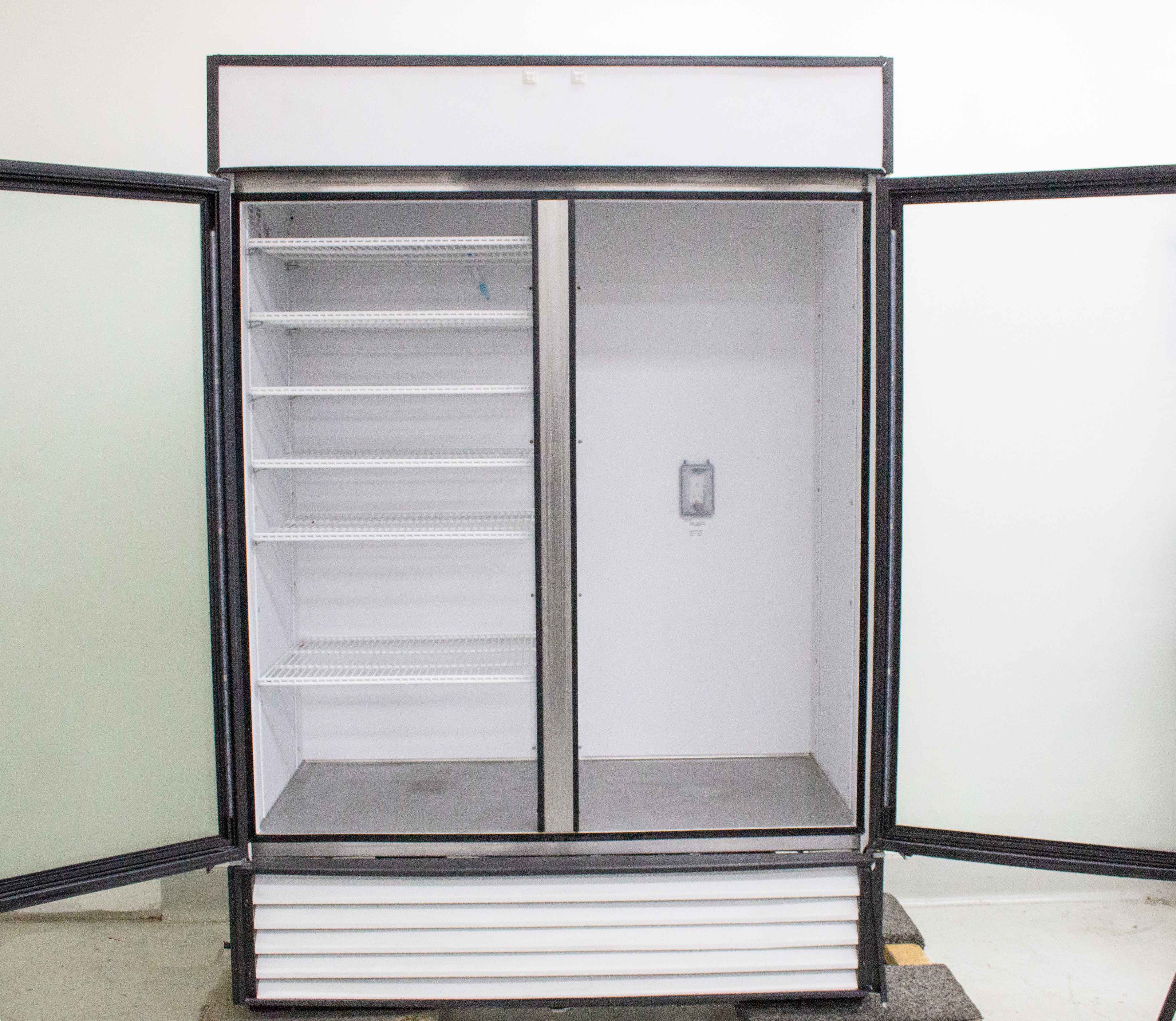 True GDM-49-LD Refrigerator Merchandiser Dual Swing Doors LED Display 38F