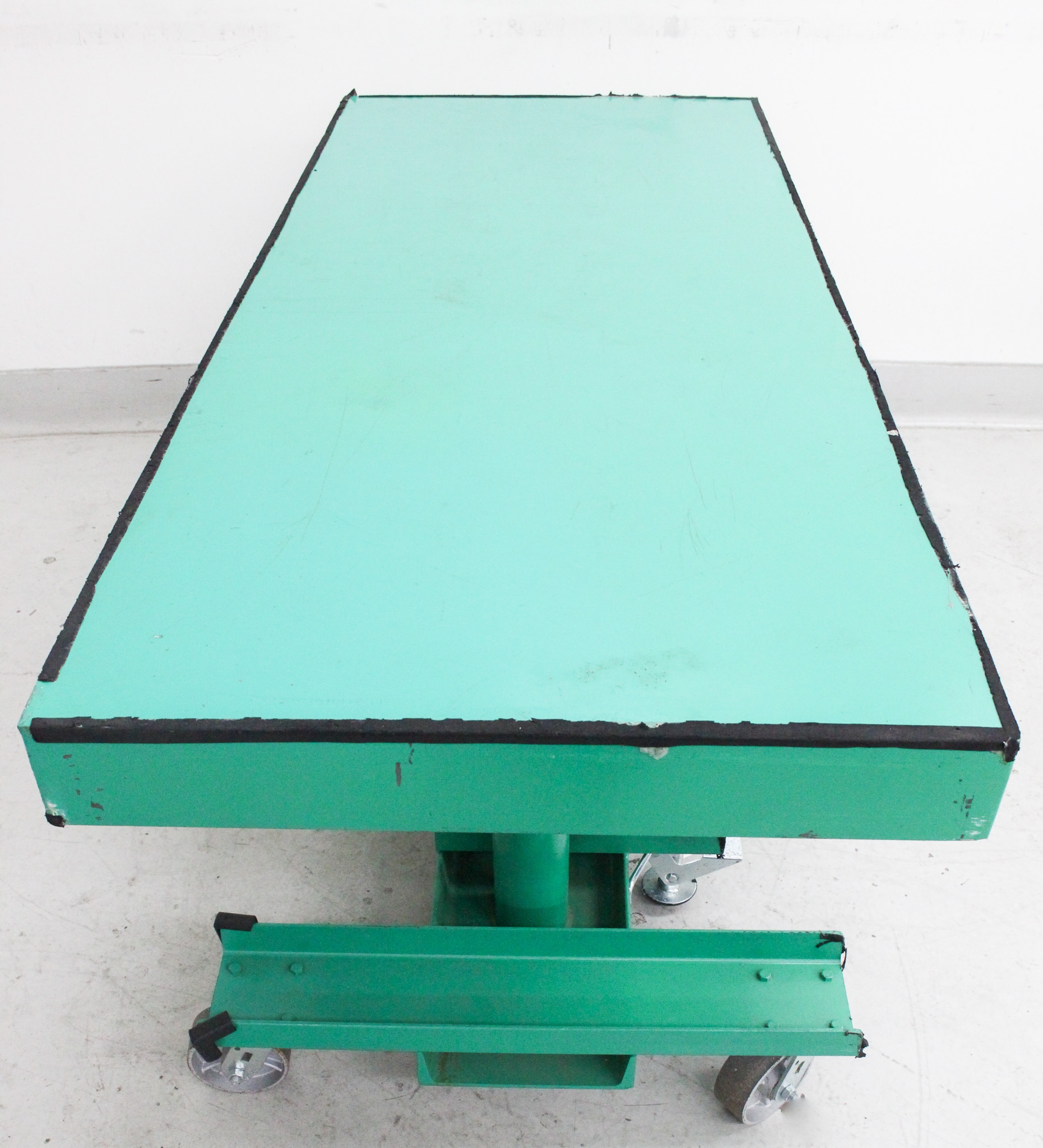 Wesco Lexco STN-3006-SF-A Hydraulic Lift Table 2000lb Capacity Heavy Duty