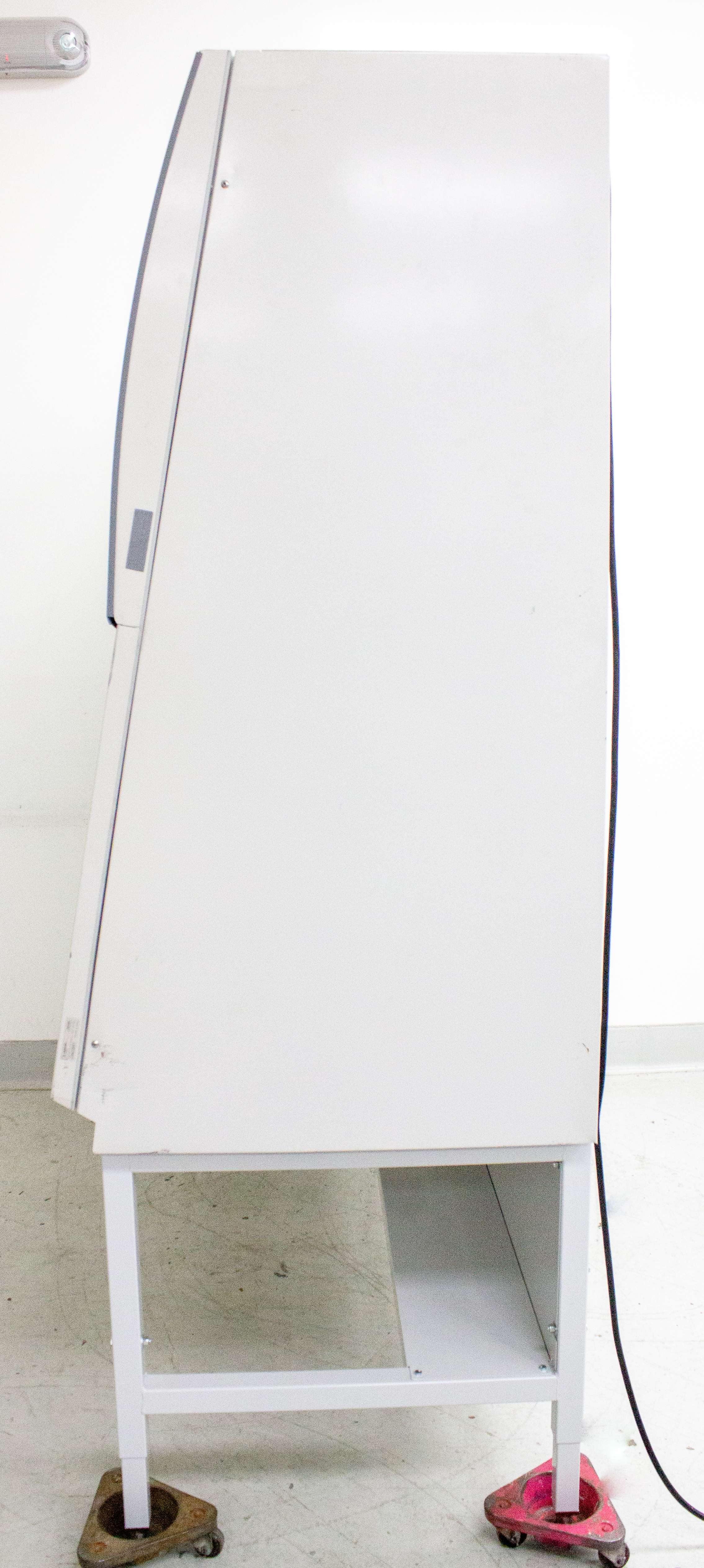 Labconco Puricare 3481201 6ft Class II Biosafety Cabinet UV Light