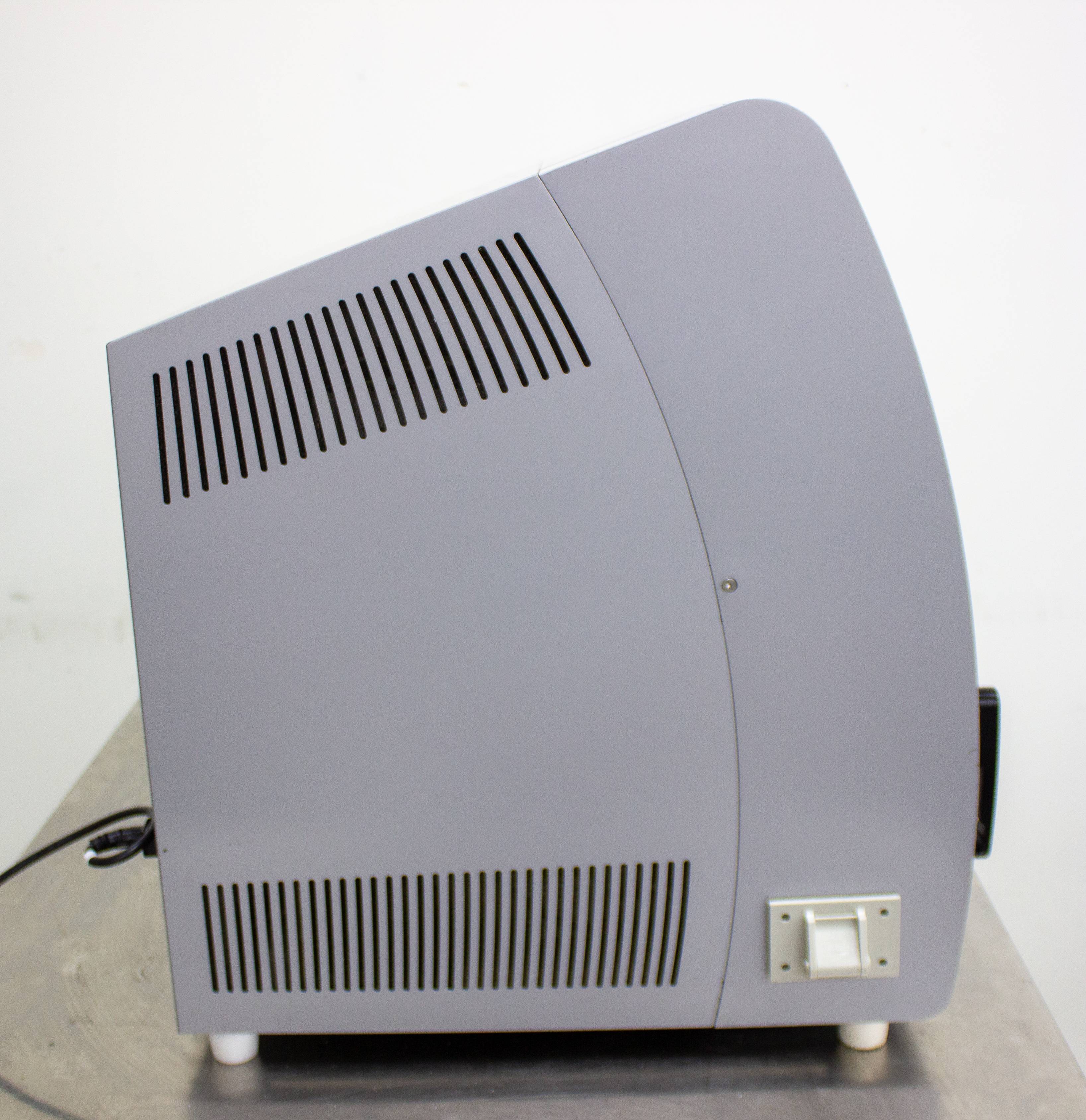 Qiagen EZ1 Advanced XL DNA RNA Purification Max 14 Samples UV 120V/220V