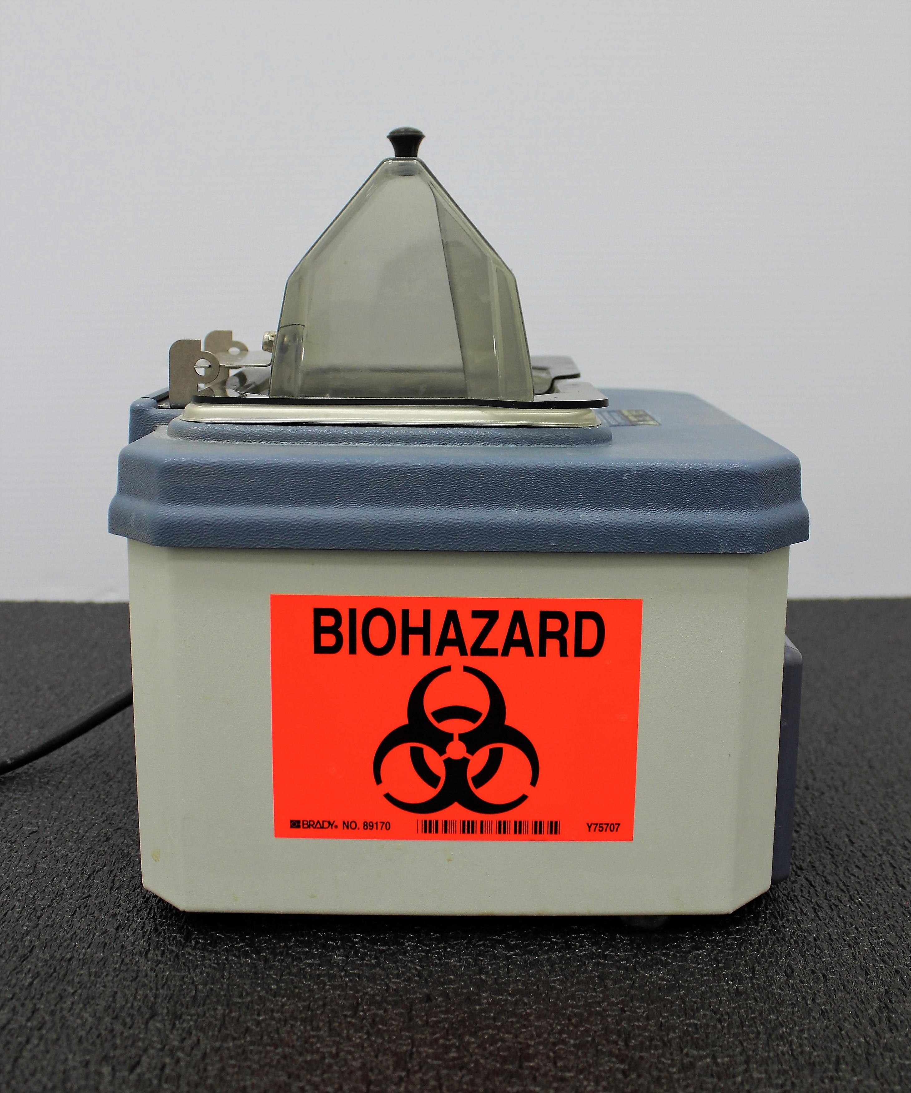 Fisher Scientific 202 Water Bath Digital Temp Control 2L 99.9C 13.0Lb Used