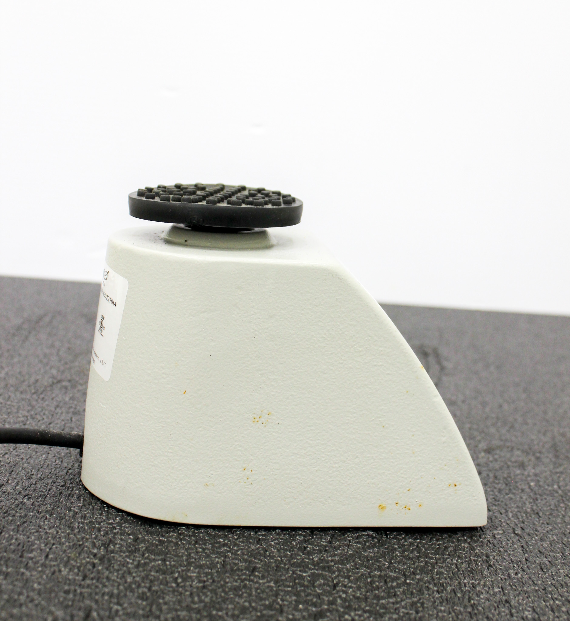 VWR Fixed Speed Touch Mini Vortex Mixer 3200RPM 120V Touch Activation