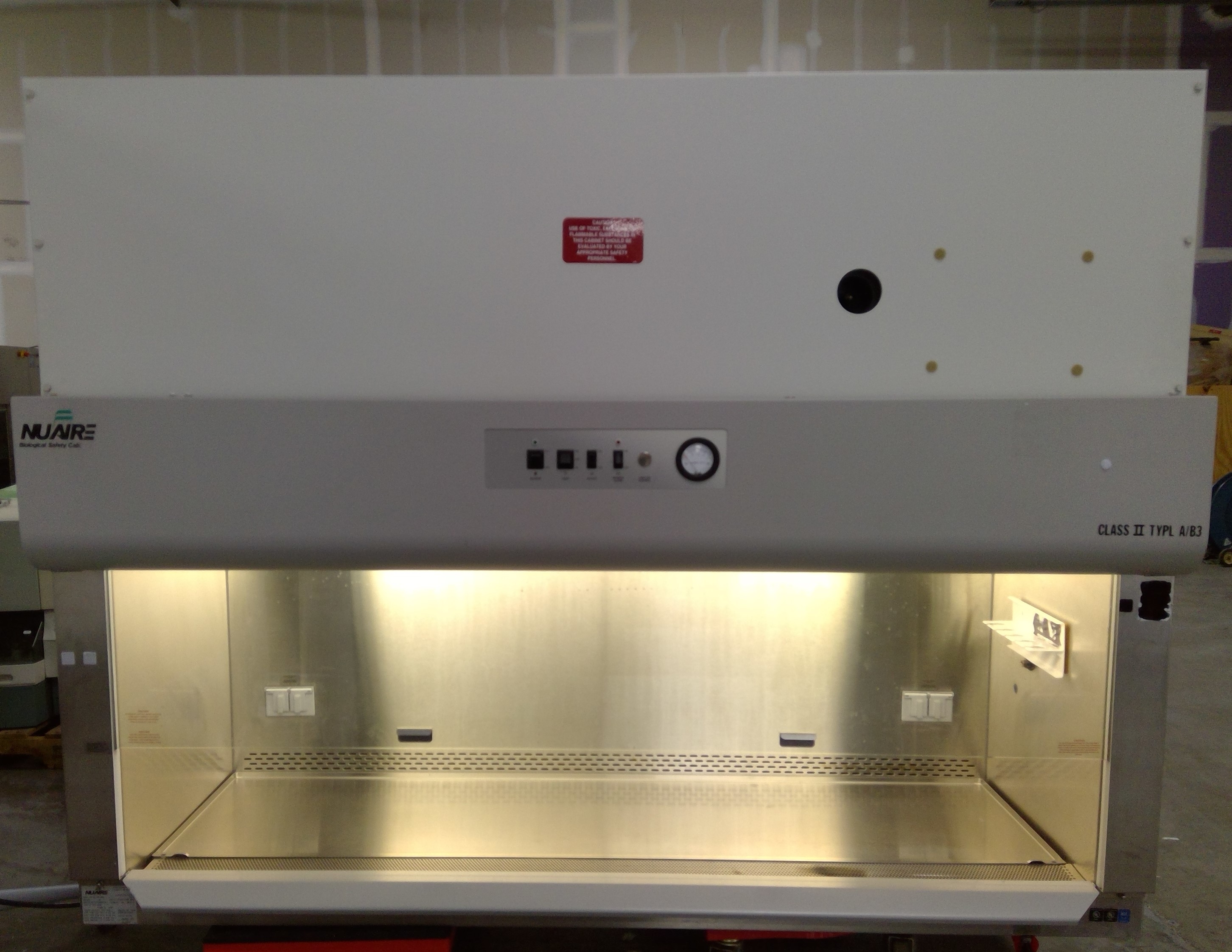 NuAire NU-425-600 Biosafety Cabinet 6ft - Airflow Control, HEPA Filters