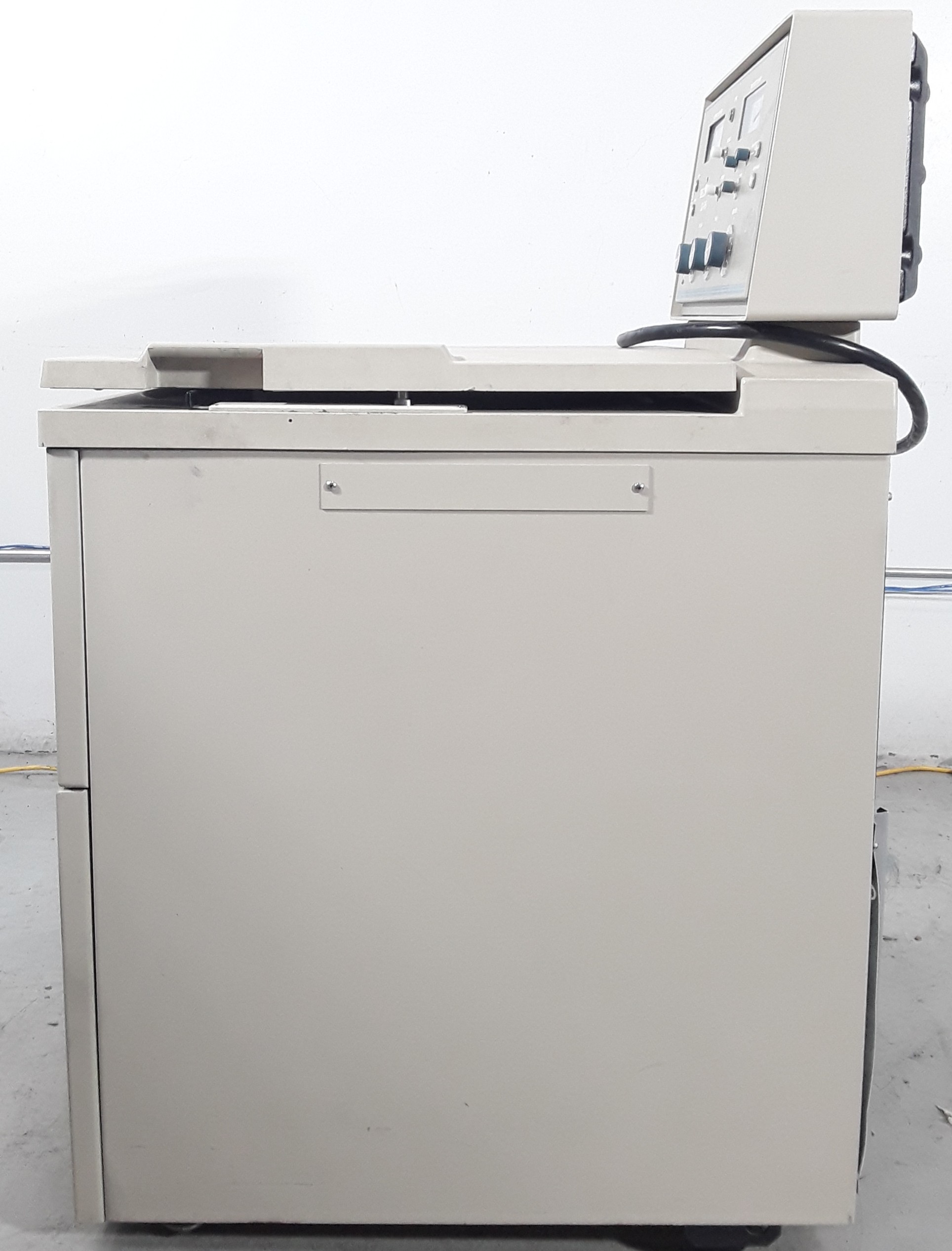 Beckman J2-HS High-Speed Refrigerated Floor Centrifuge 24000 RPM Temp 0-40C