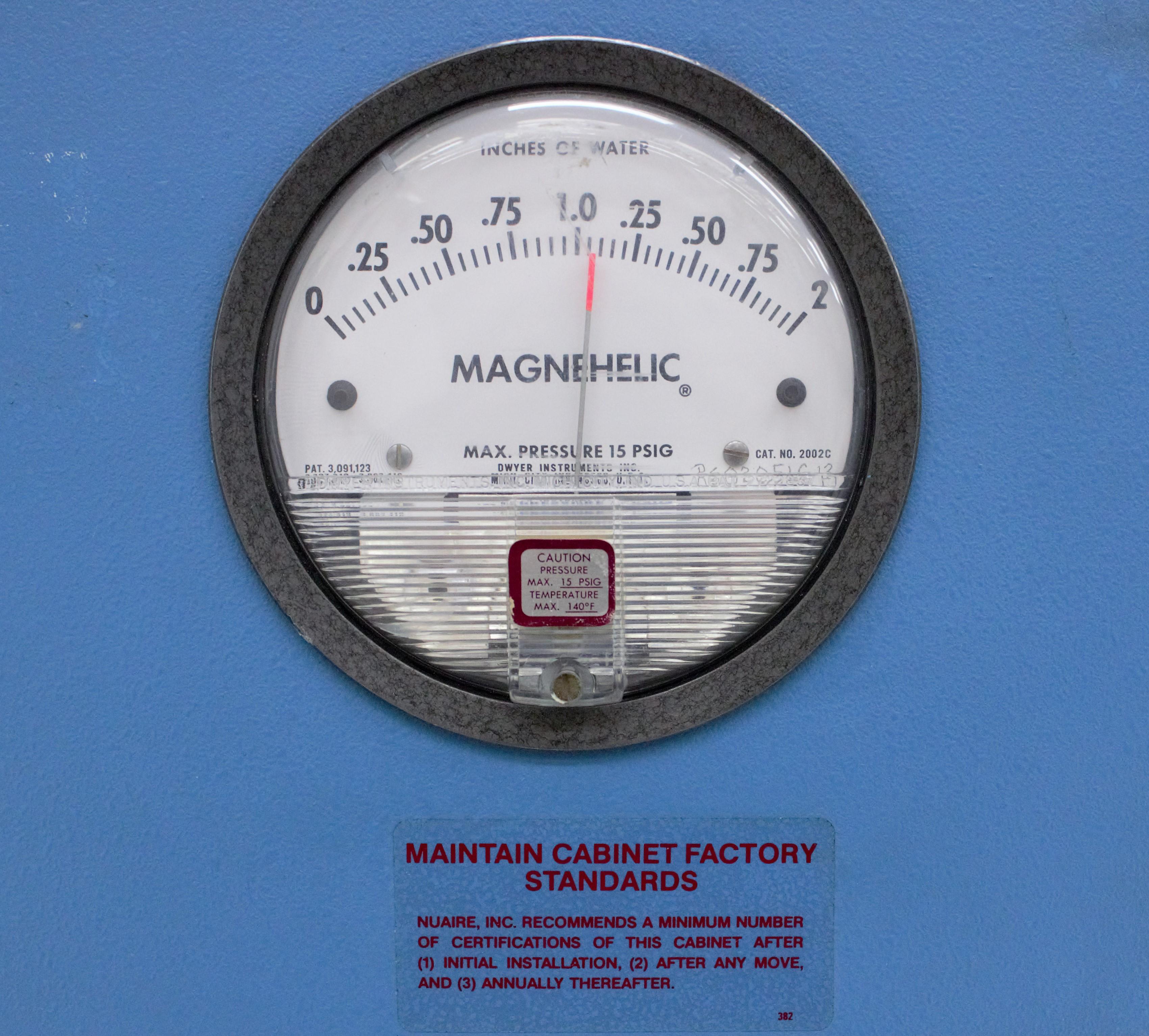 NuAire NU-425-600 Biological Safety Cabinet 6ft Lab Safer Airflow Ergonomics