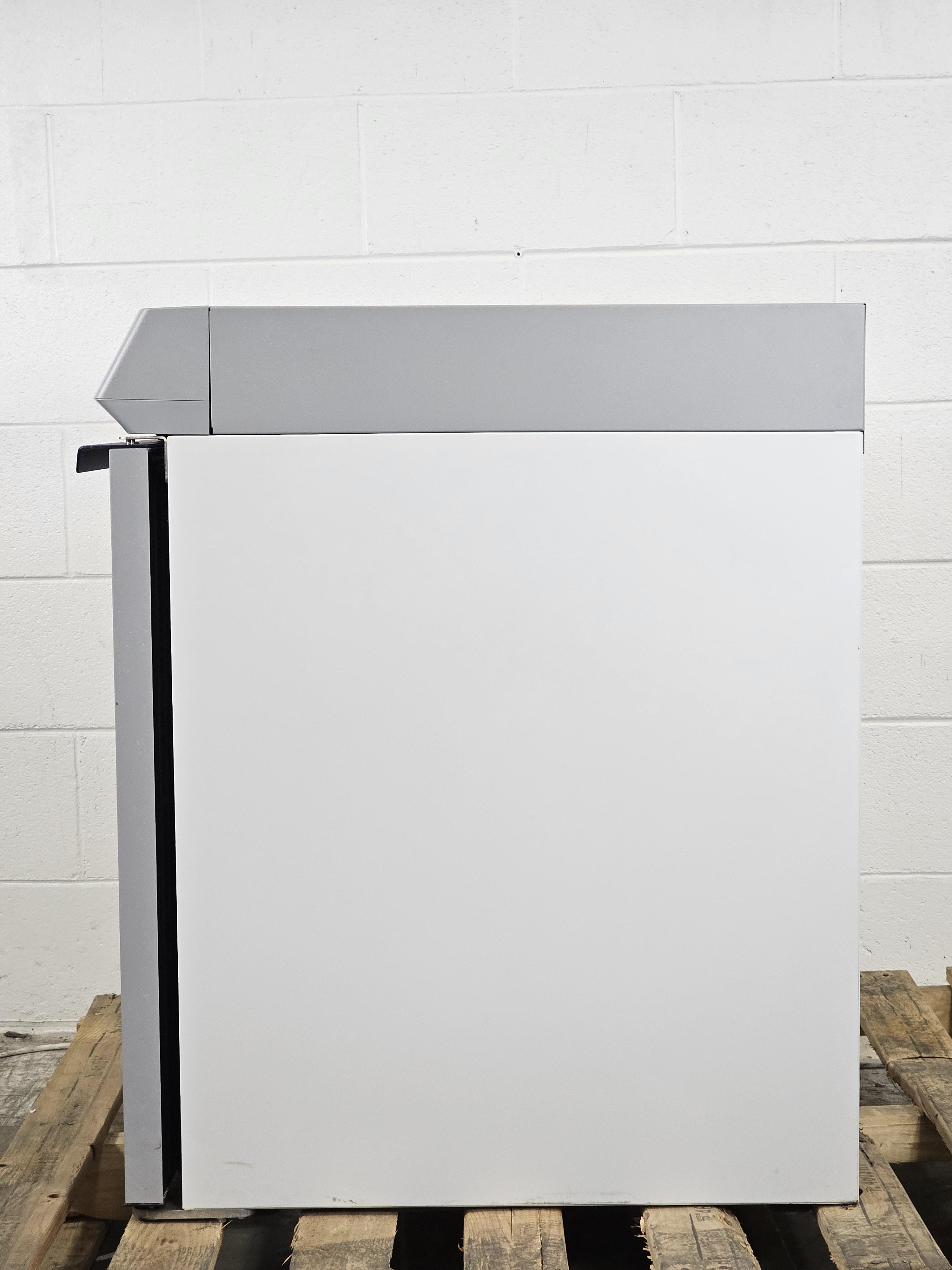 Thermo TSX505SA Lab Refrigerator Undercounter 5.5 Cu Ft +3C to +7C 120V