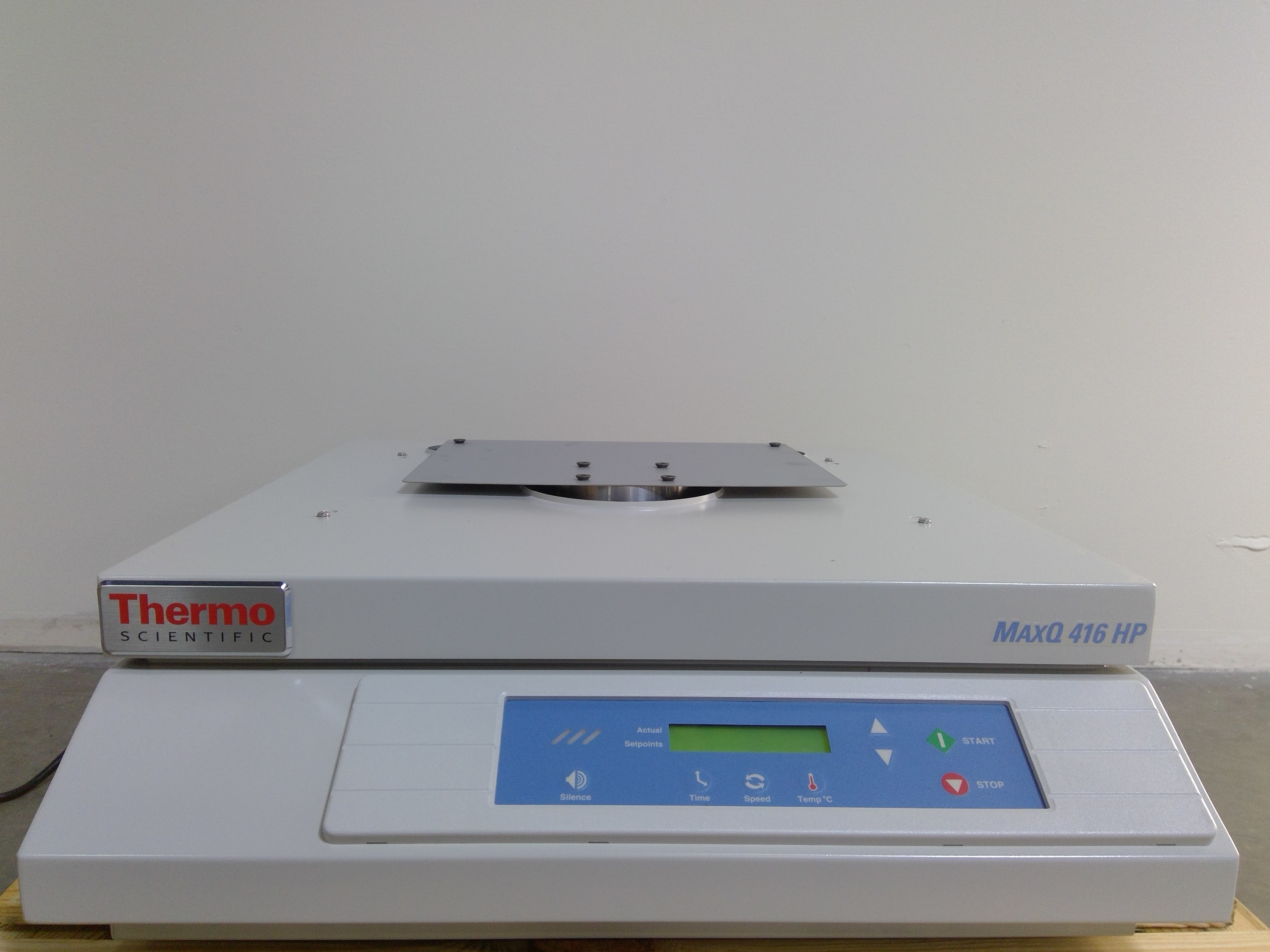 Thermo SHKE416HP Tabletop Orbital Shaker