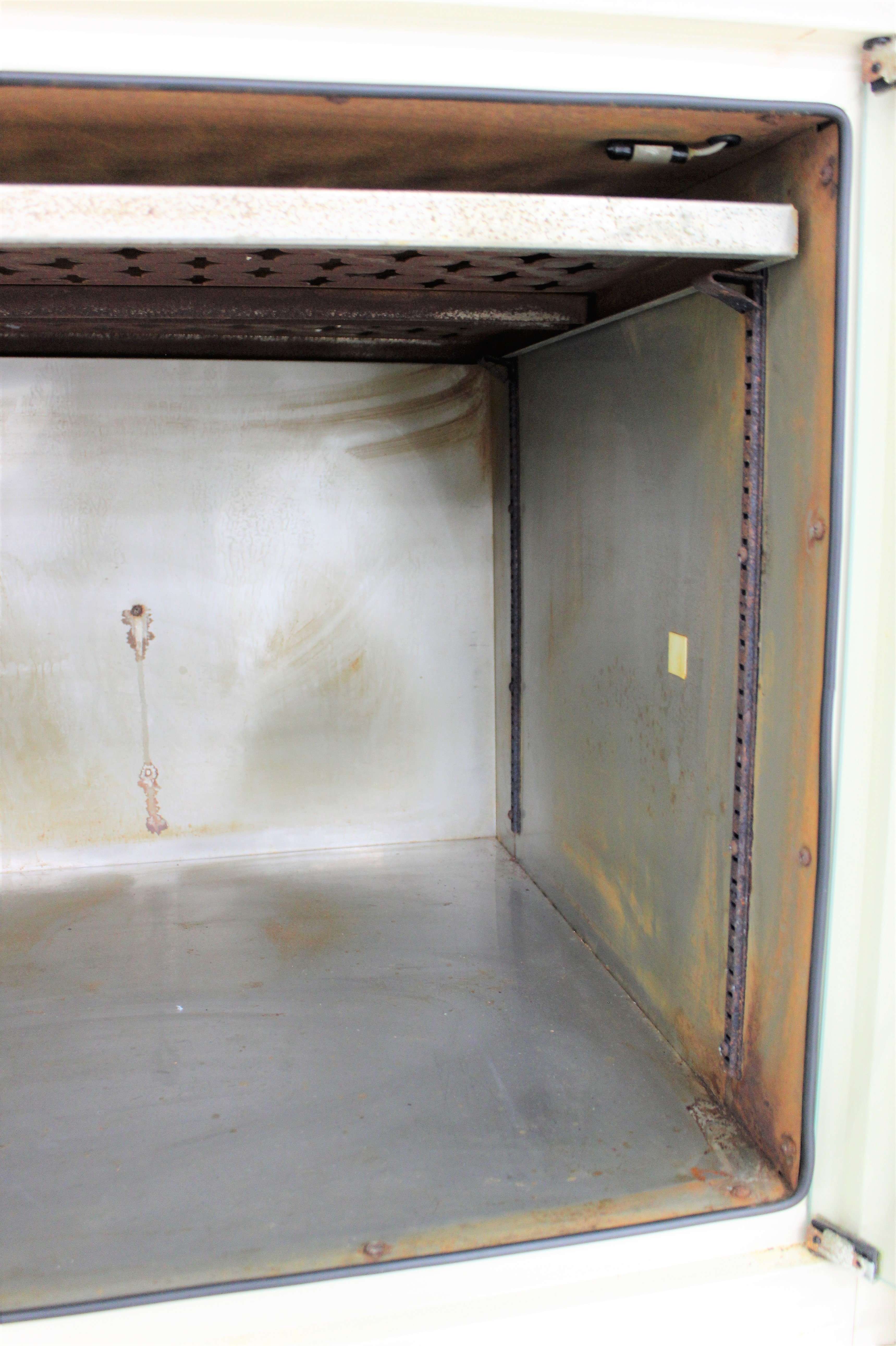 VWR 1530 Incubator Incubator Consolidated Temp Control Temps 5C to 70C Used