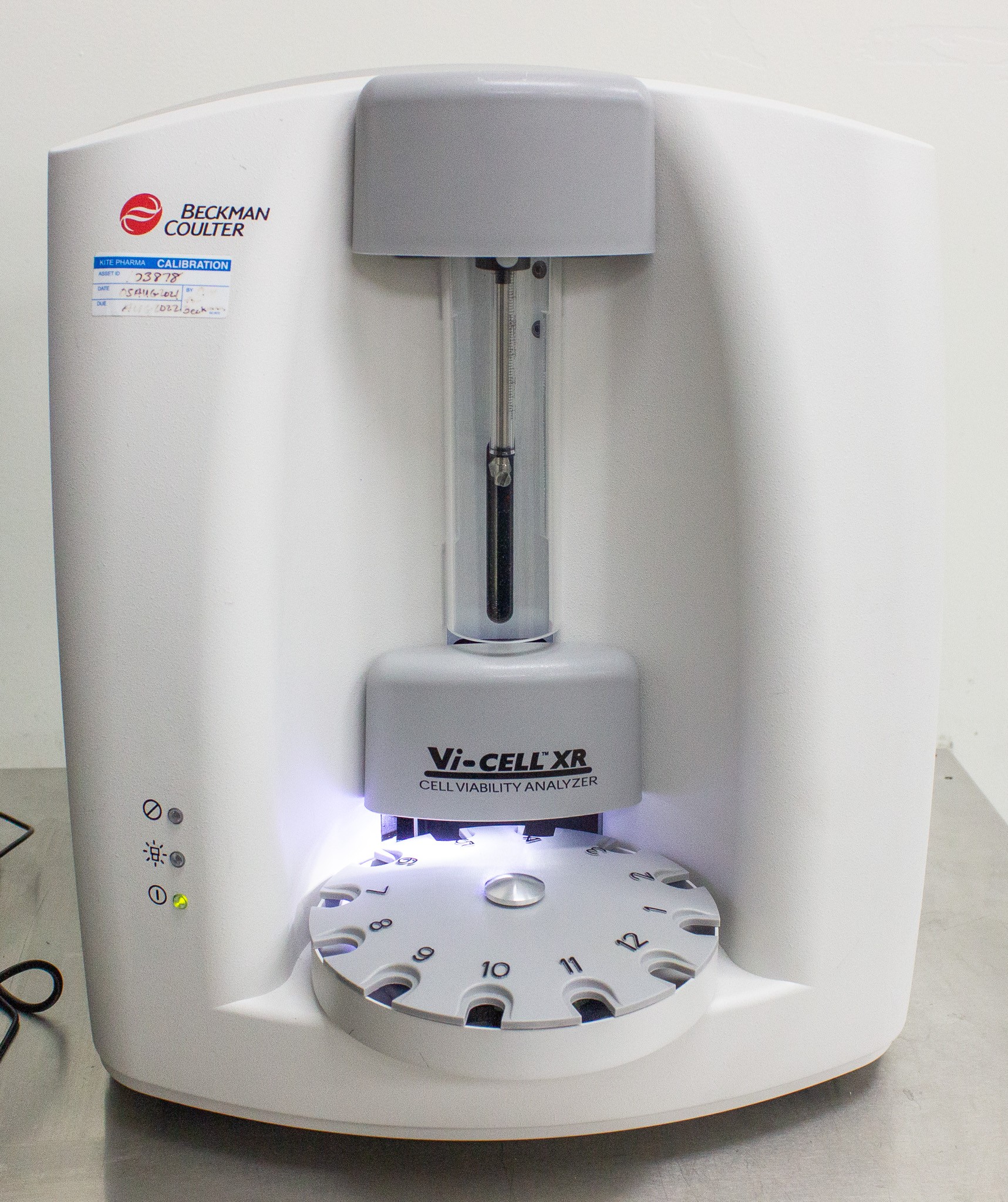Beckman Coulter VI Cell XR Cell Viability Analyzer with Lenovo Computer Workstation