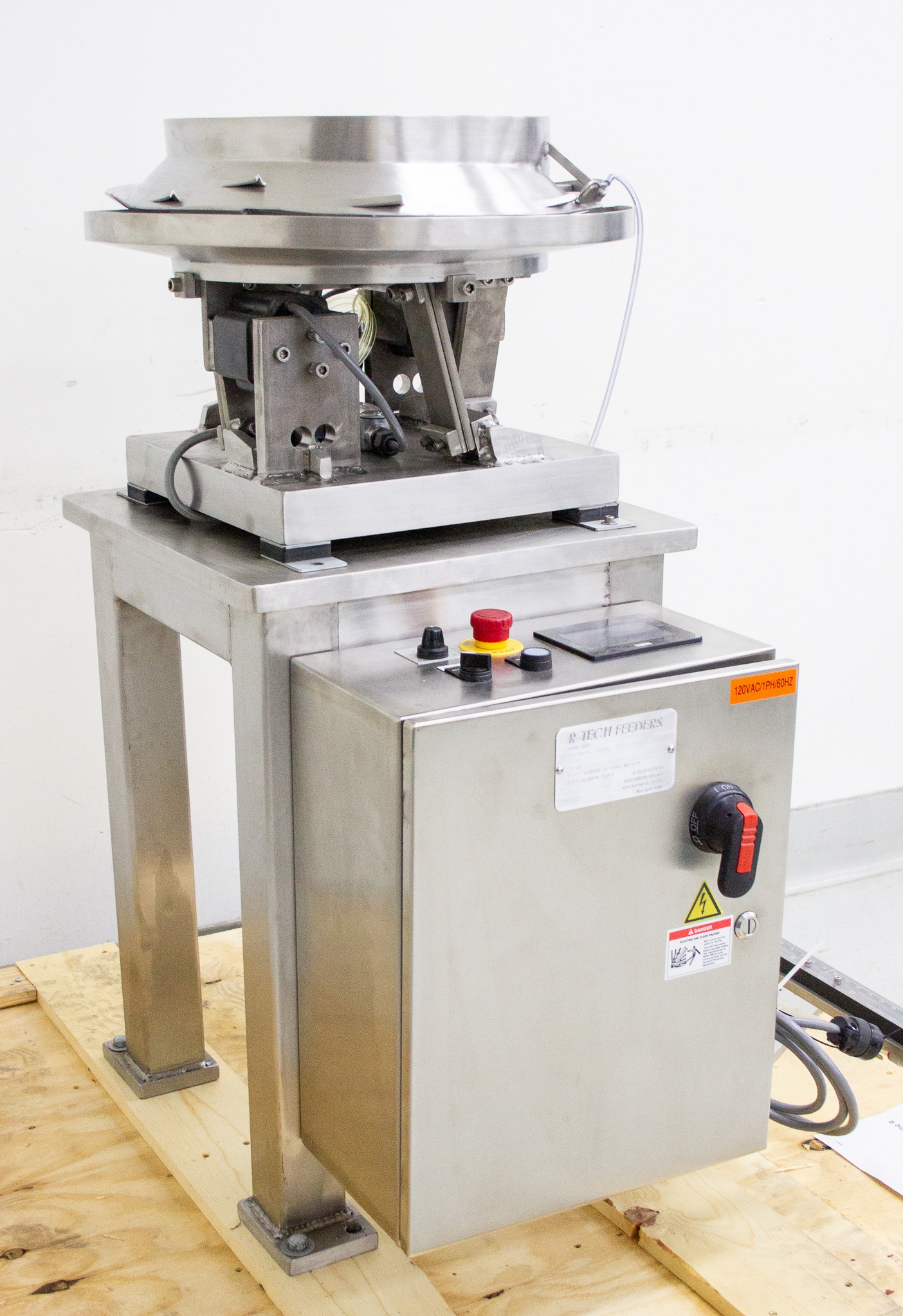 R-Tech Model 15-110AC Vibratory Bowl Feeder, Precision Part Sorting System