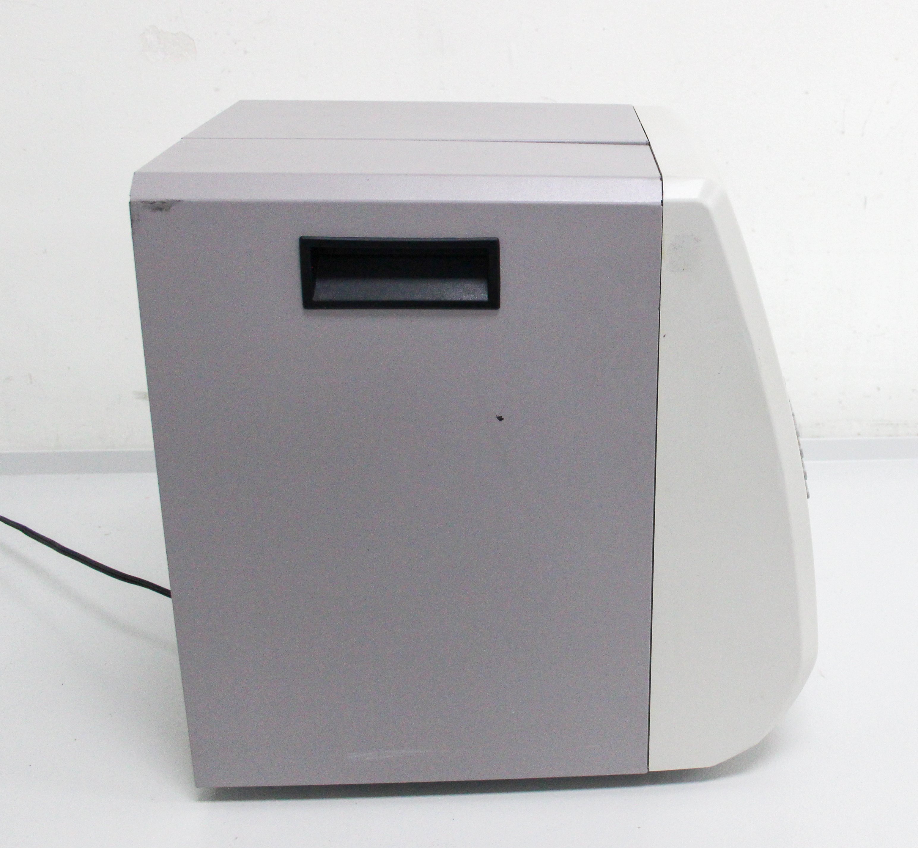 Abbott Cell-Dyn Emerald Hematology Analyzer - Compact & Efficient