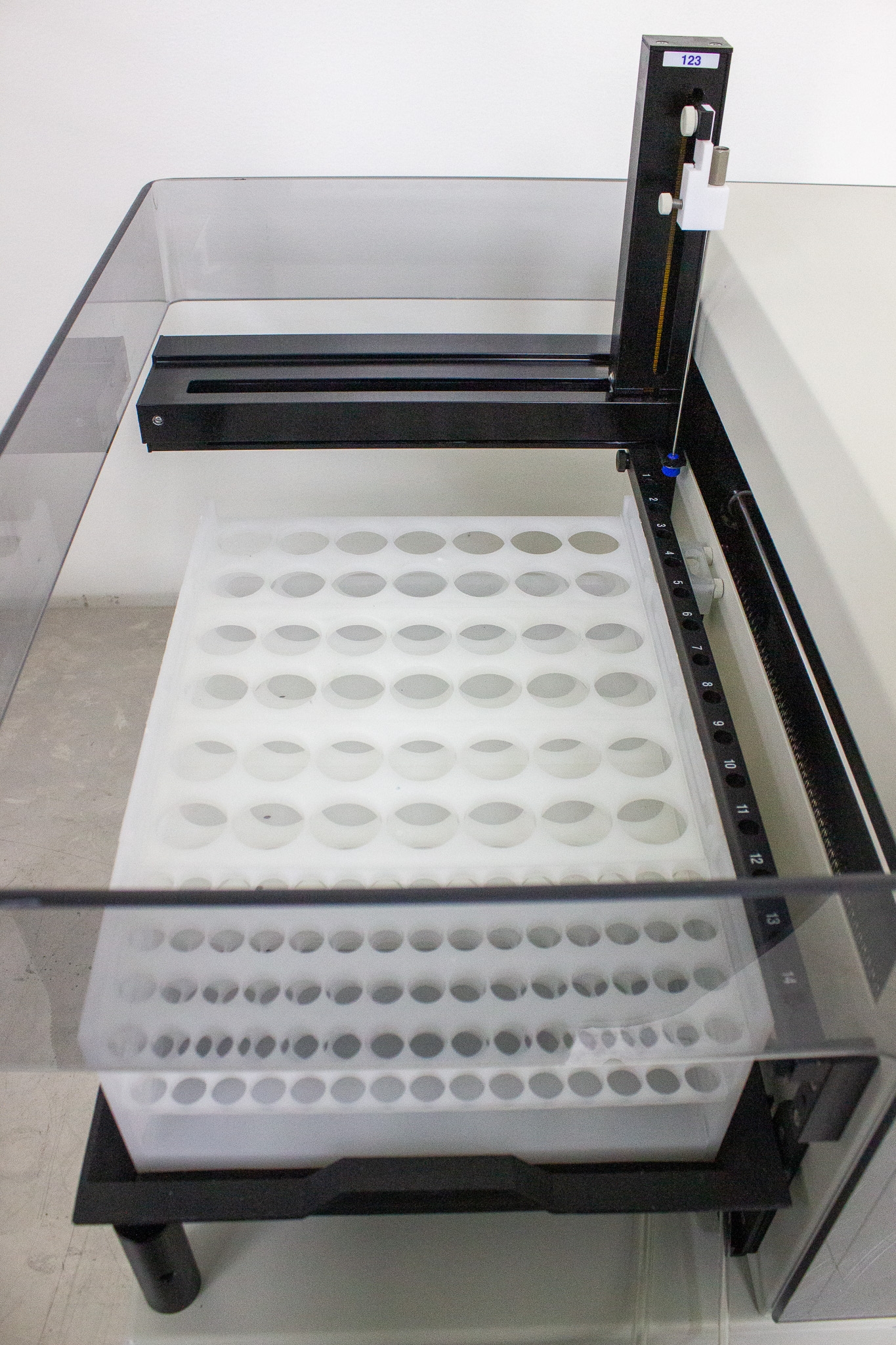 Agilent G1811A Auto Sampler Robotic XY Stationary Racks Automation