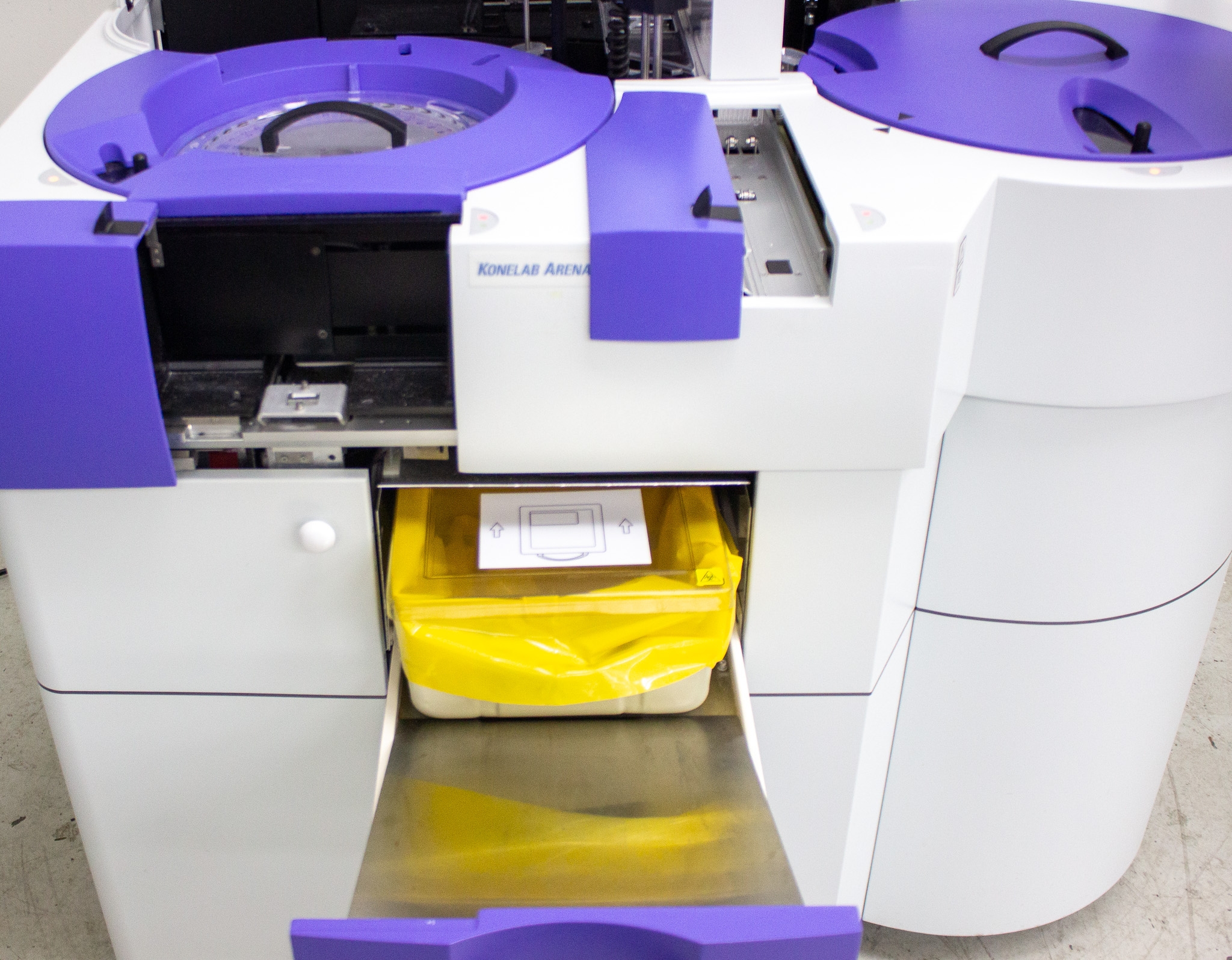 Thermo Konelab Arena 30 Chemistry Analyzer Automated Photometric Analysis Used