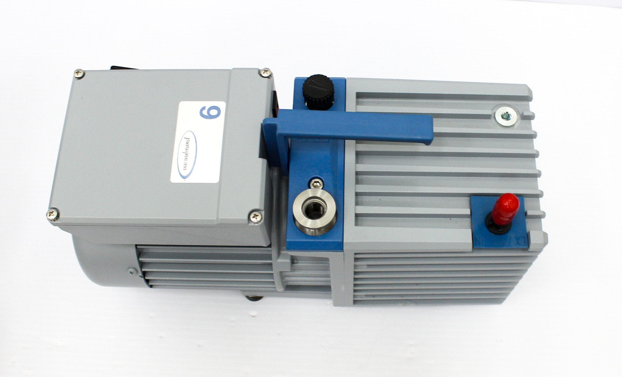 Vacuubrand RE 6W Vacuum Pump Rotary Vane Low Ultimate Vacuum Chem Use