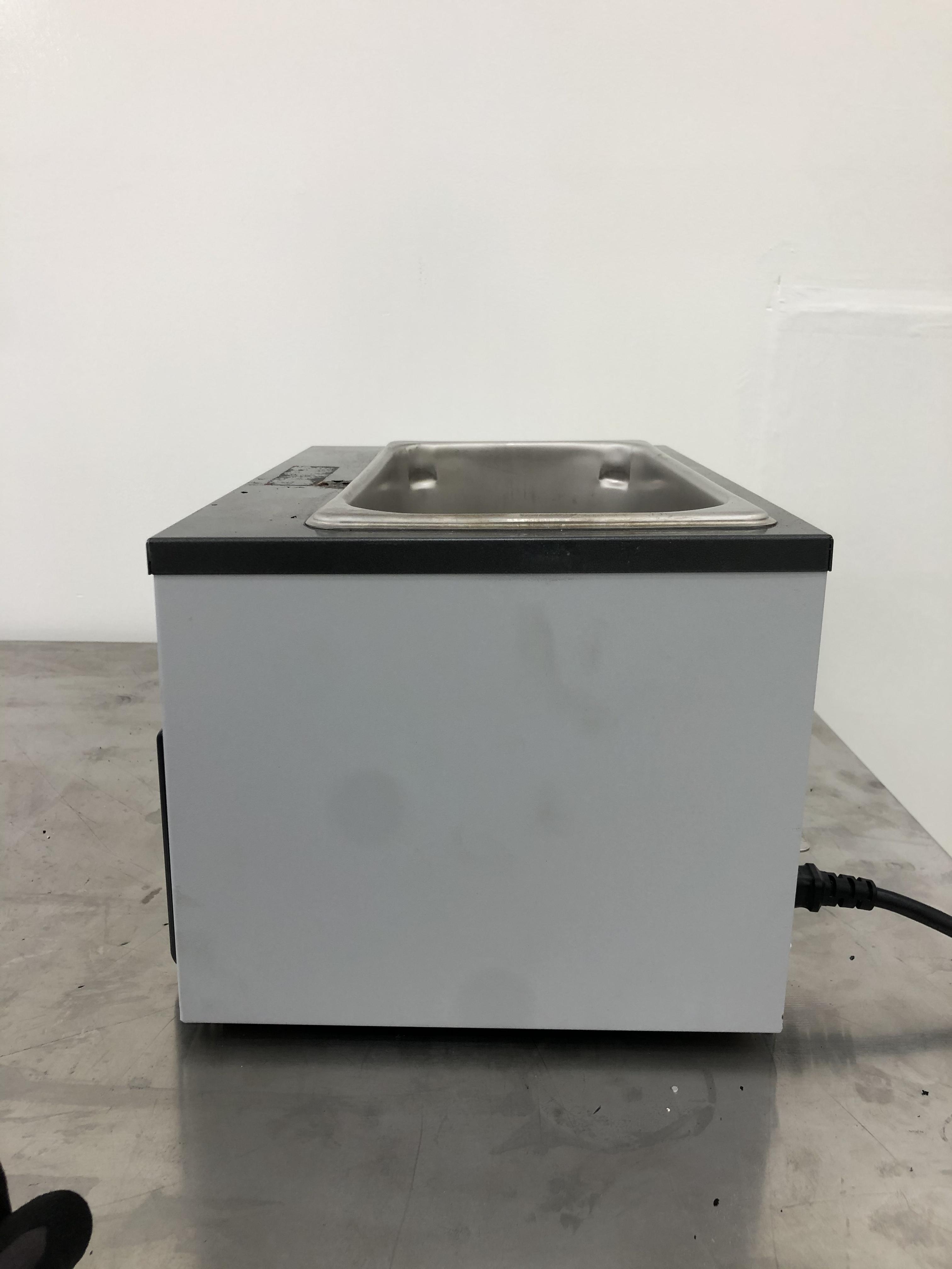 VWR Model 5L Water Bath 5L Dual Thermostat Microprocessor 120V 60Hz Used