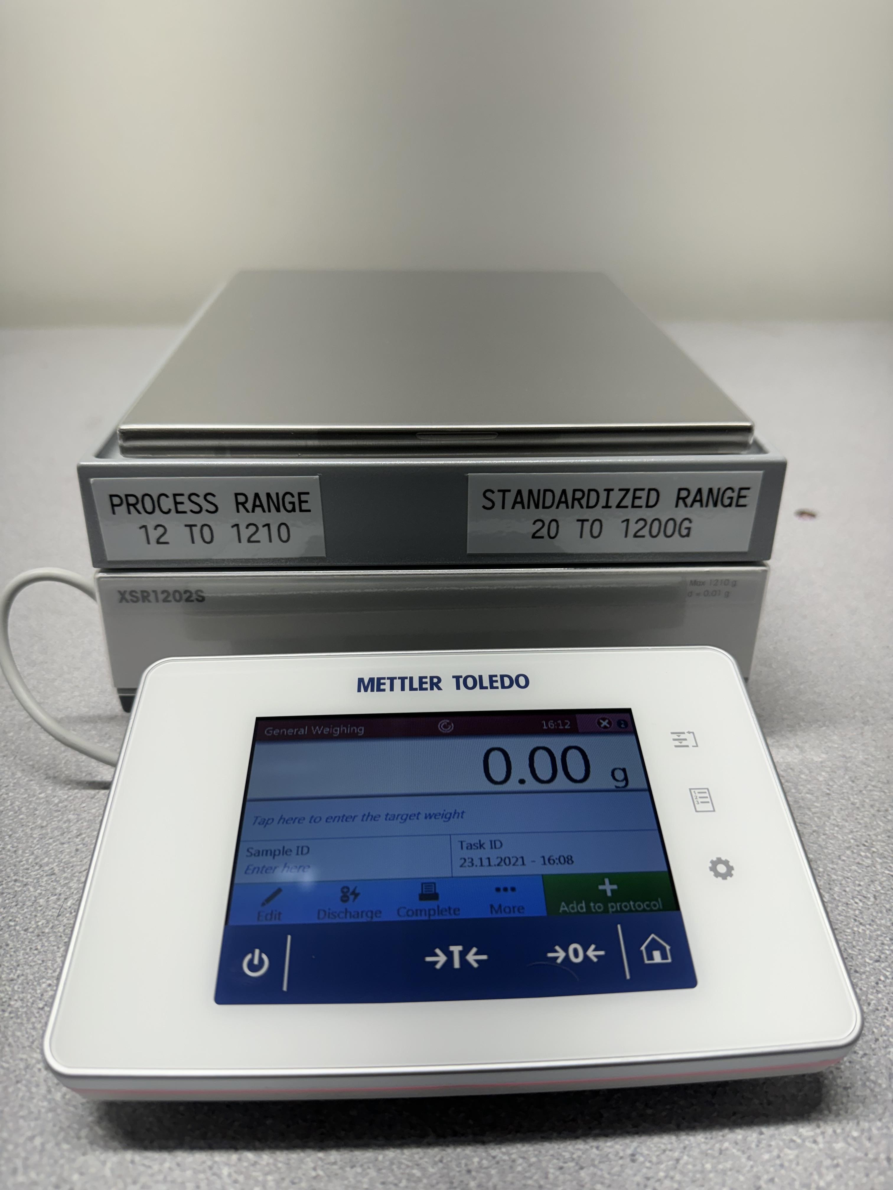Mettler Toledo XSR1202S Balance Scale 1210g Cap 0.01g Readability Used