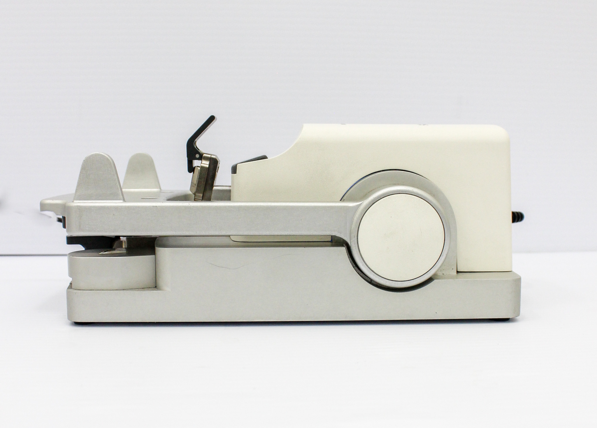 Applied Biosystems Digital PCR Chip Loader Quant Studio 3D for qPCR Analysis