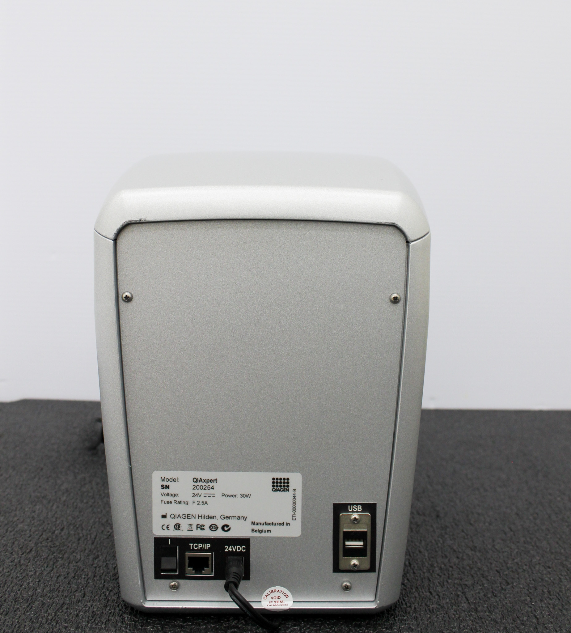 Qiagen QIAxpert Spectrometer UV-Vis Protein DNA RNA Quantification 16 Sample