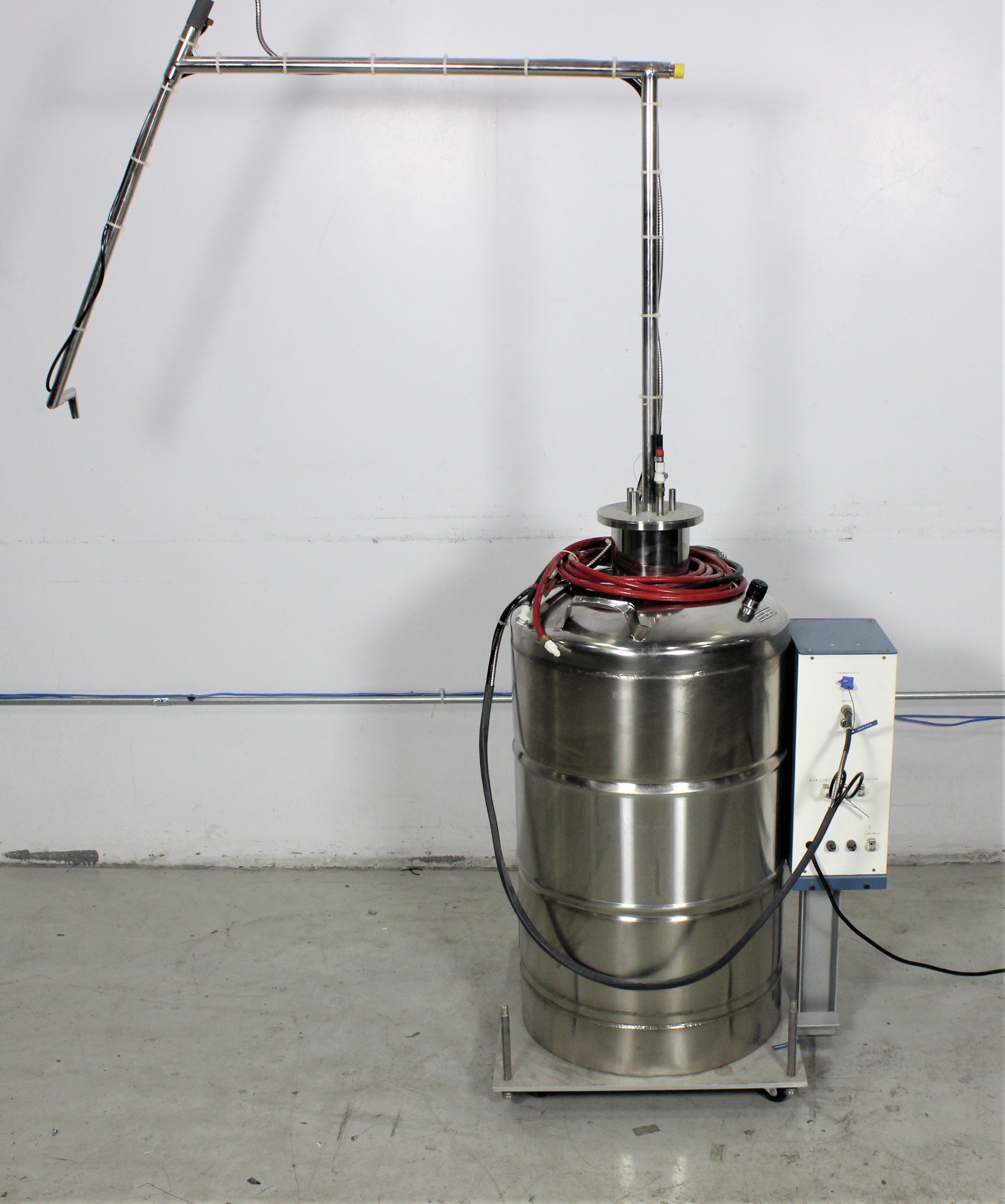 MSC Series 945 Temperature Controller, Auto/Manual Modes, 120V/220V, 50Hz/60Hz