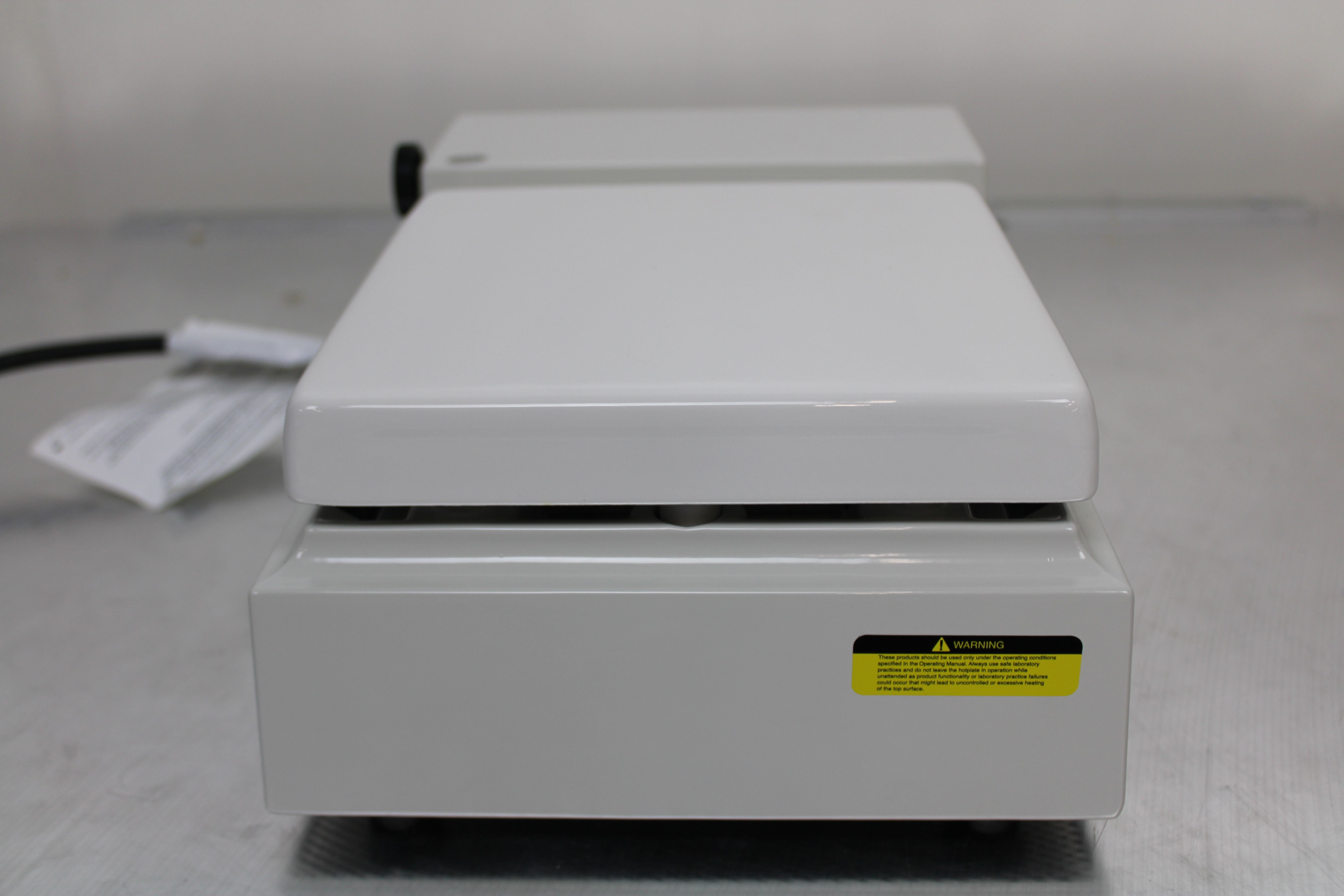 Thermo Nuova SP18420Q Stirring Hotplate 700F 240V 20lb Load 50/60Hz Lab