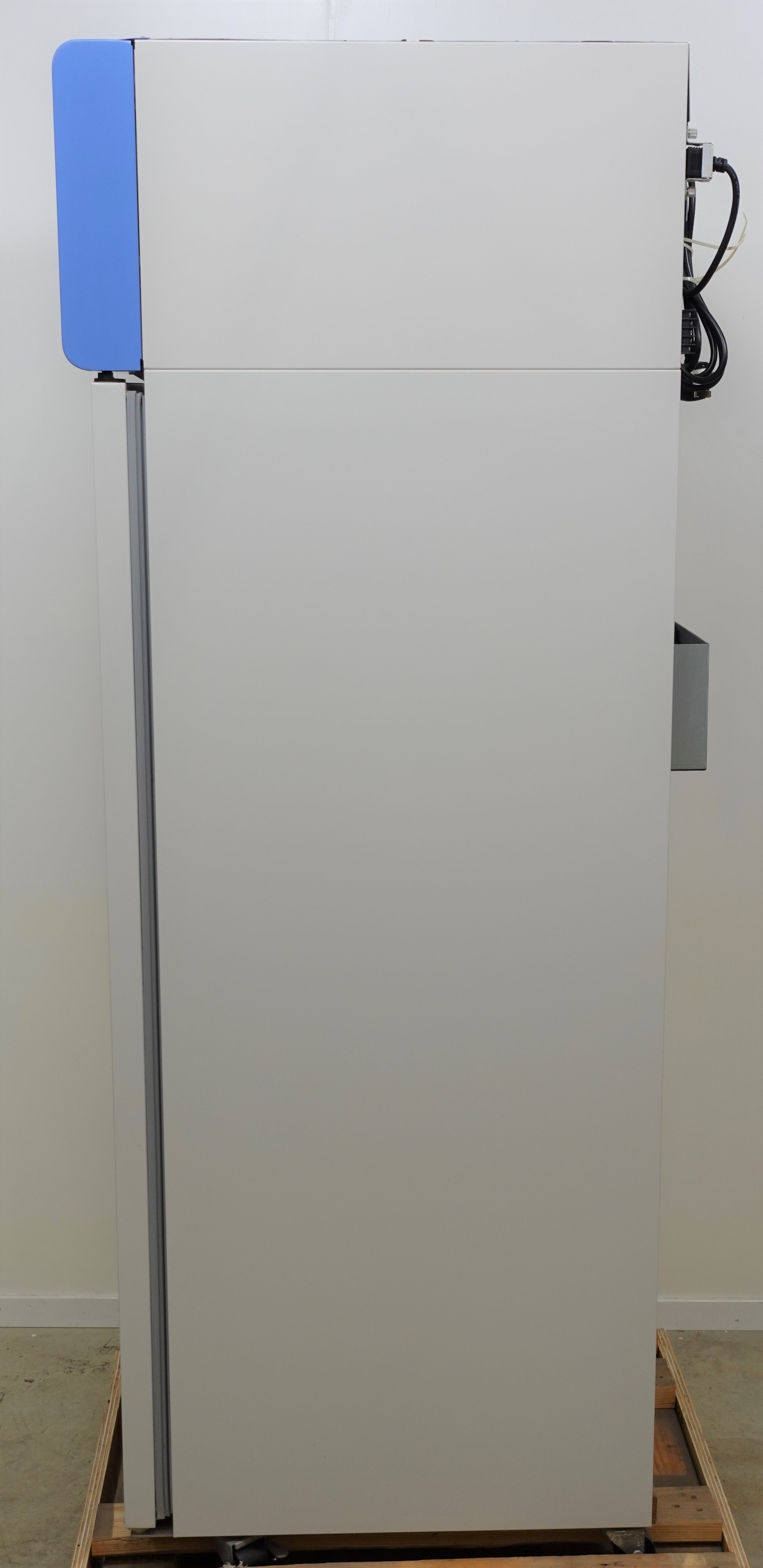 Thermo UFP1230W Freezer Cold Storage -30C Used 326L Plasma Freezer