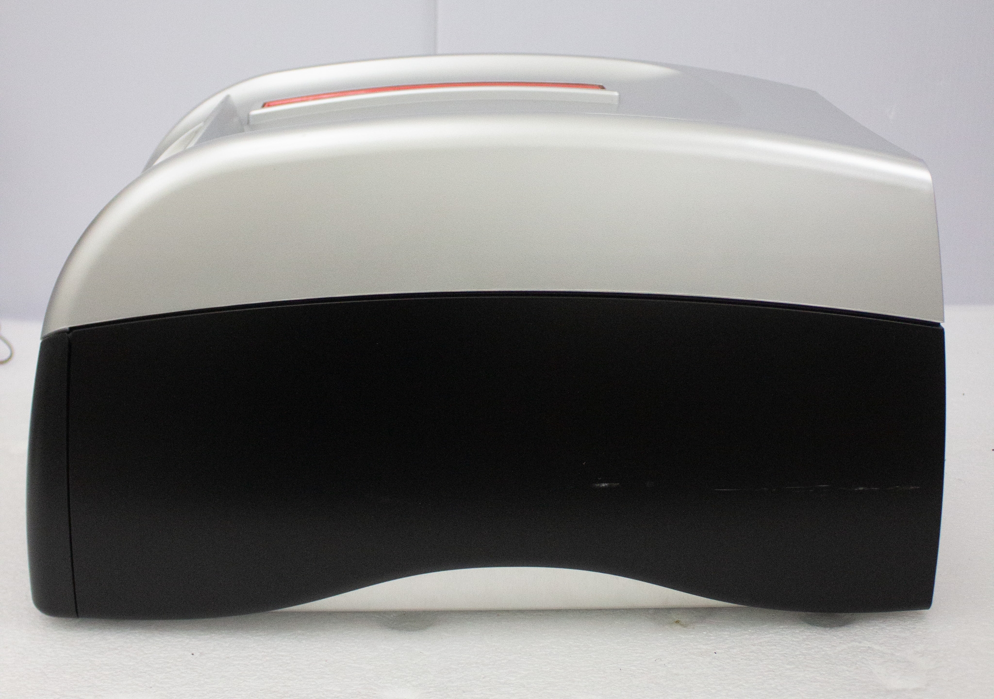 Invitrogen BenchPro 2100 DNA Purification System Automated Large-Scale