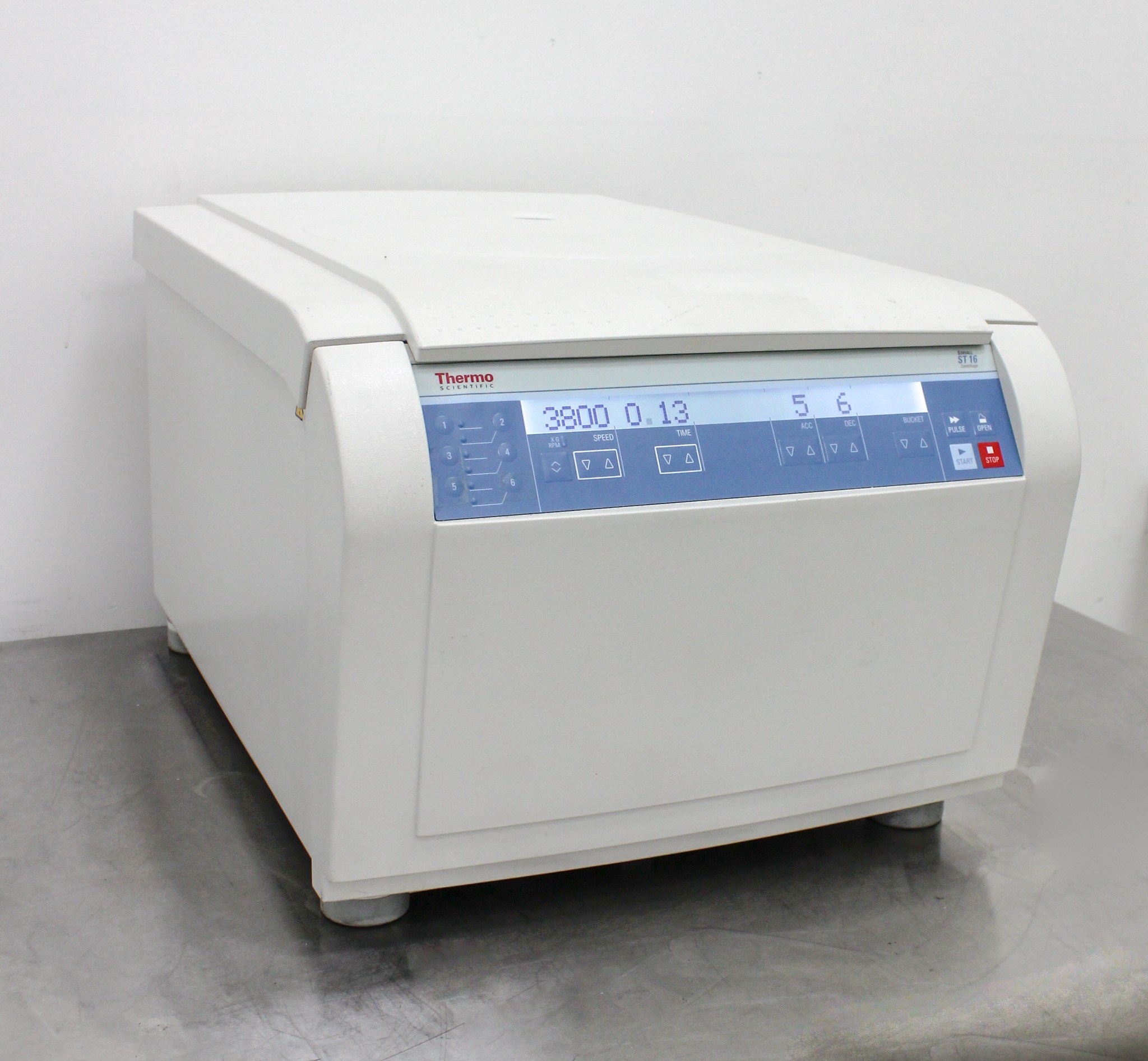 Thermo Sorvall ST 16 Benchtop Centrifuge 120V w/ Rotor Cell/Clinical Use