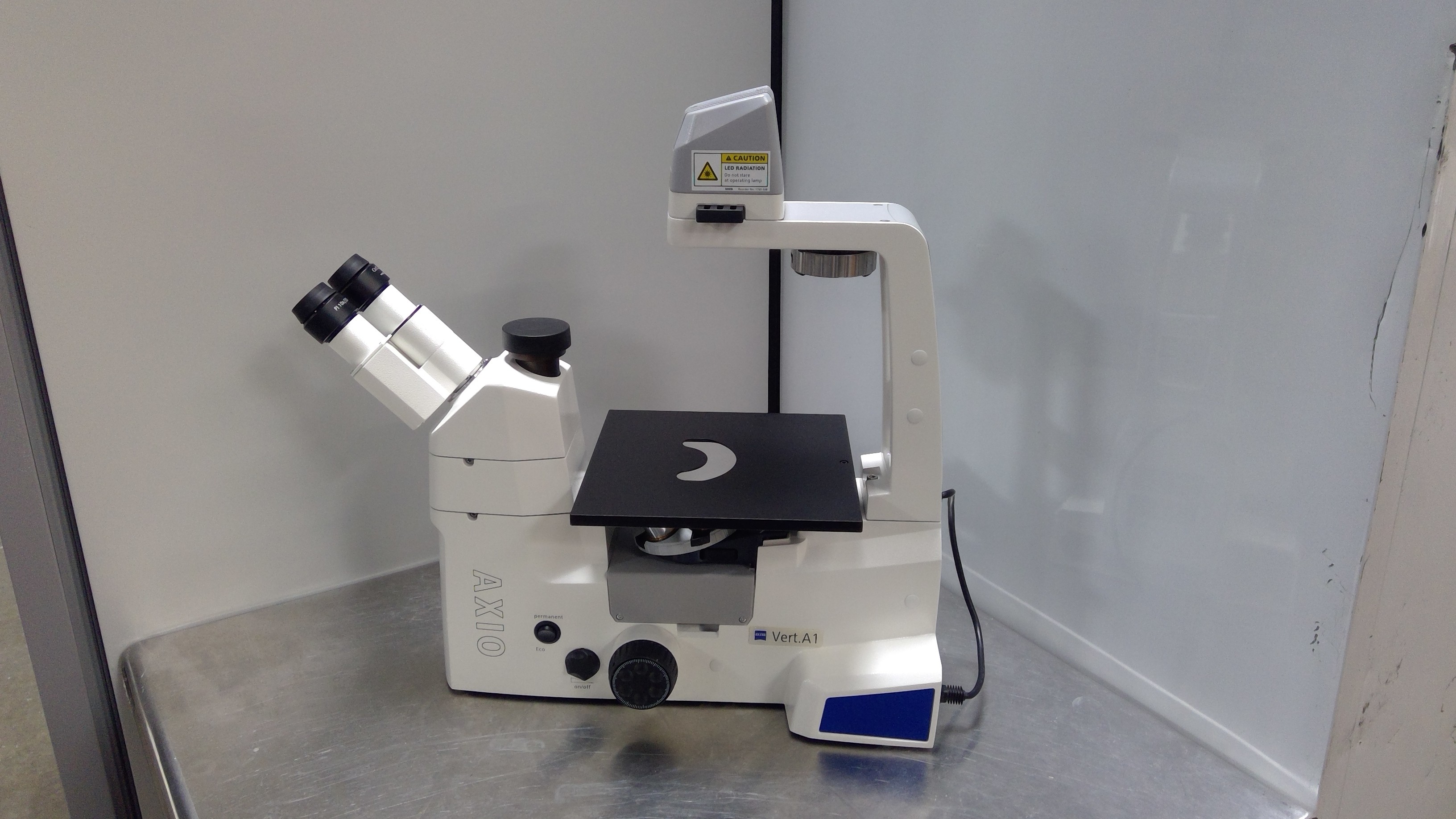 Zeiss Axio Vert.A1 Microscope Inverted 10x/20x Objectives 240V