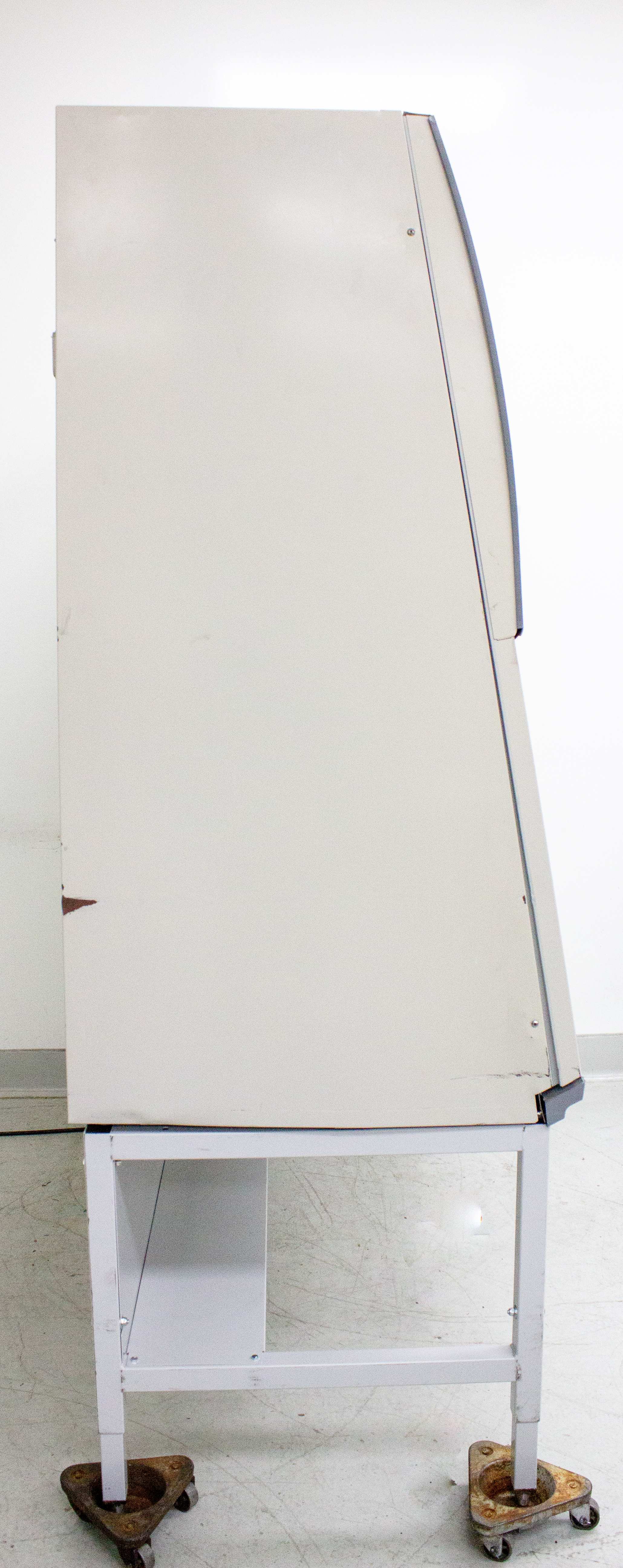 Labconco Puricare 3481201 6ft Class II Biosafety Cabinet UV Light