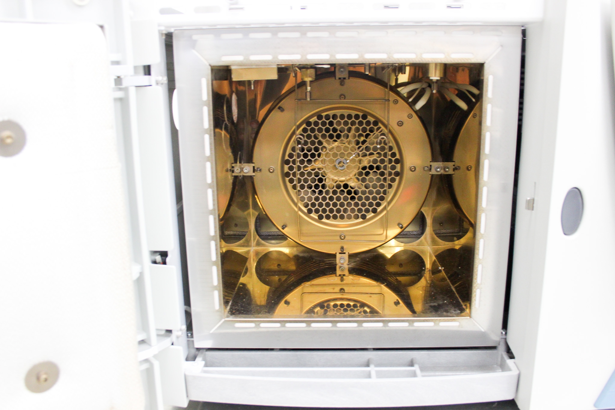 Thermo Trace GC Ultra Gas Chromatograph 450C Range ASIS for Parts 1200CMin