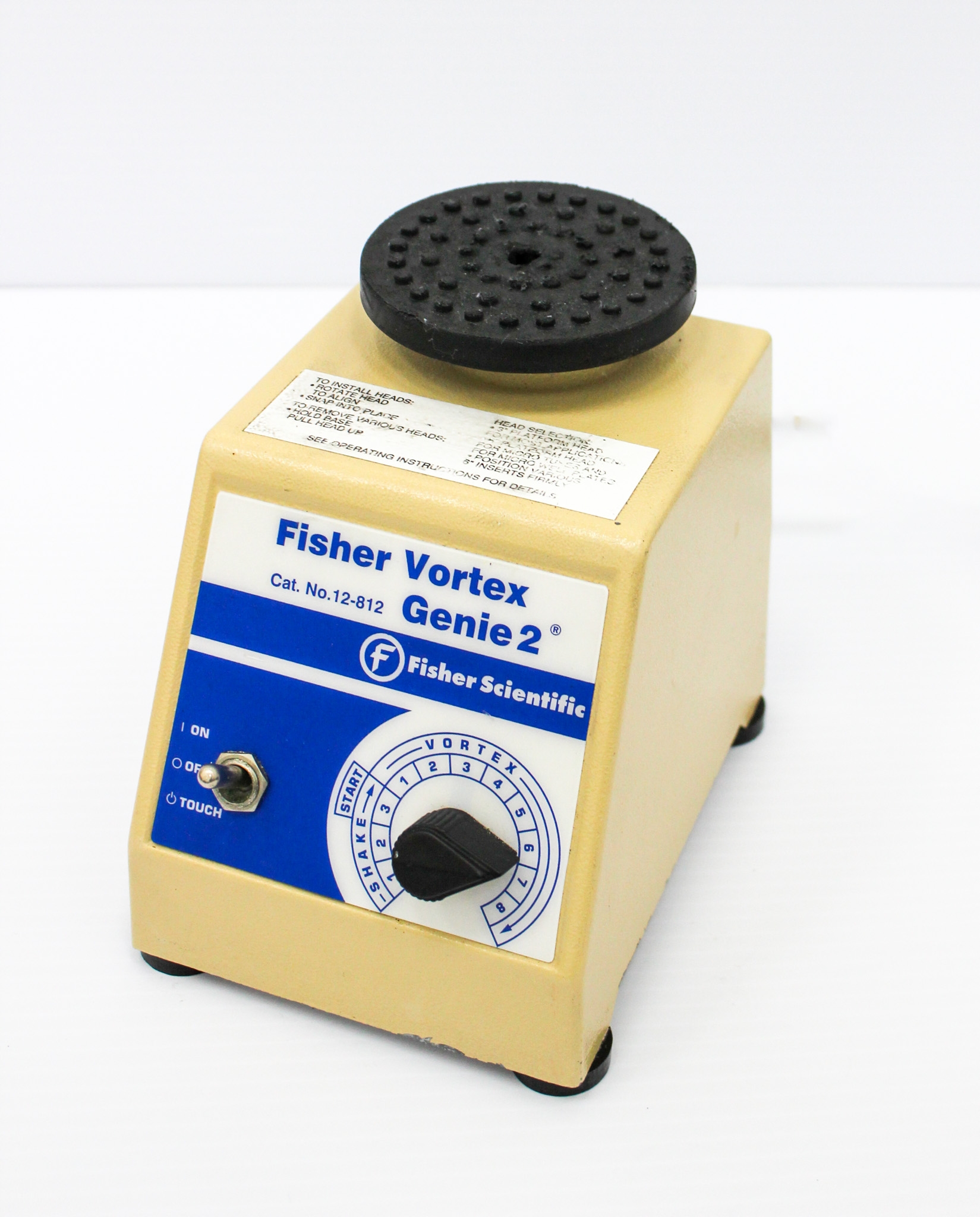 Fisher Scientific G-560 Vortexer Small Benchtop Equipment 600-3200 RPM 120V Lab