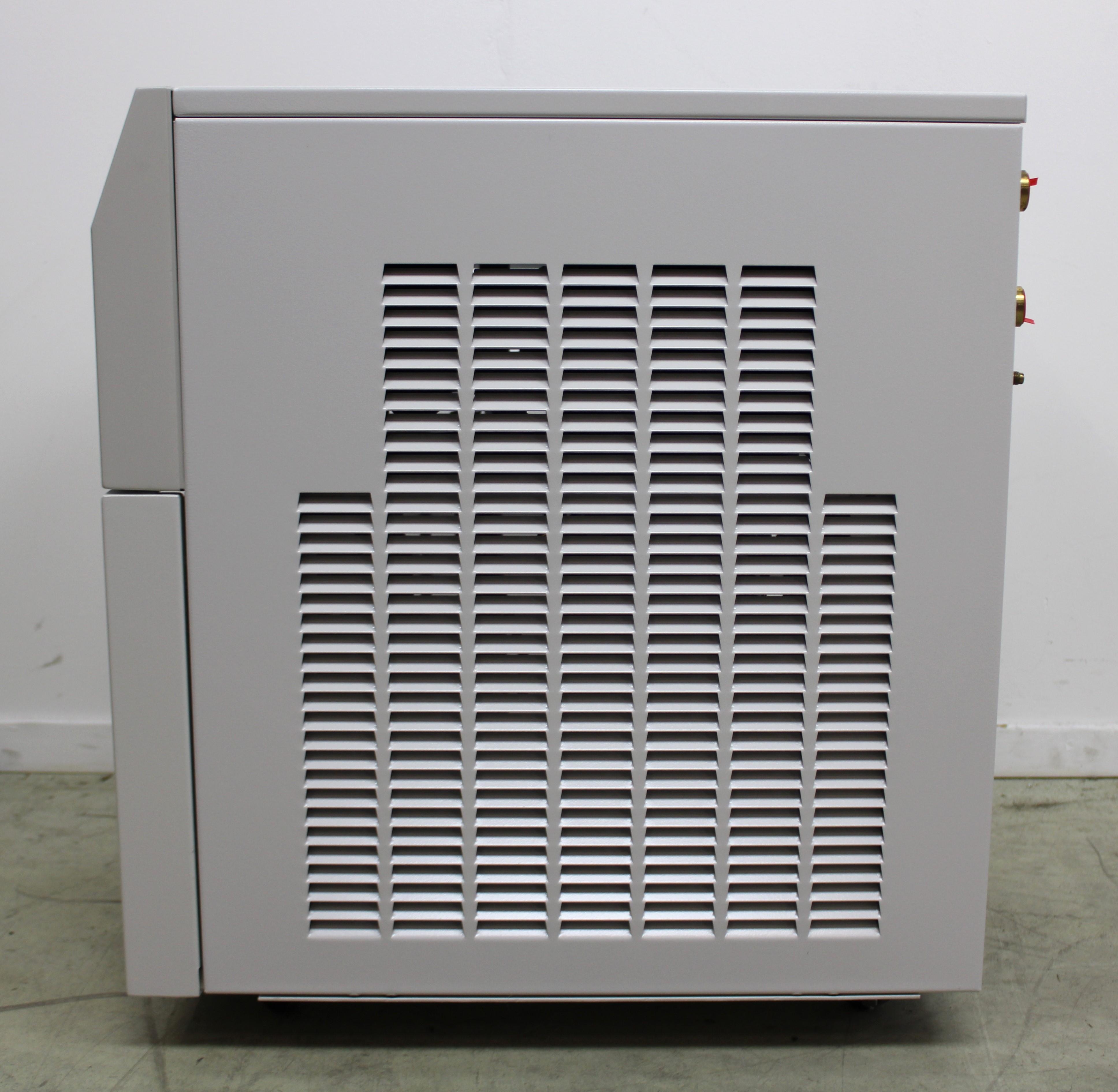 Thermo Merlin 75 Chiller Recirculating -15C to +35C 2156W Cooling Capacity