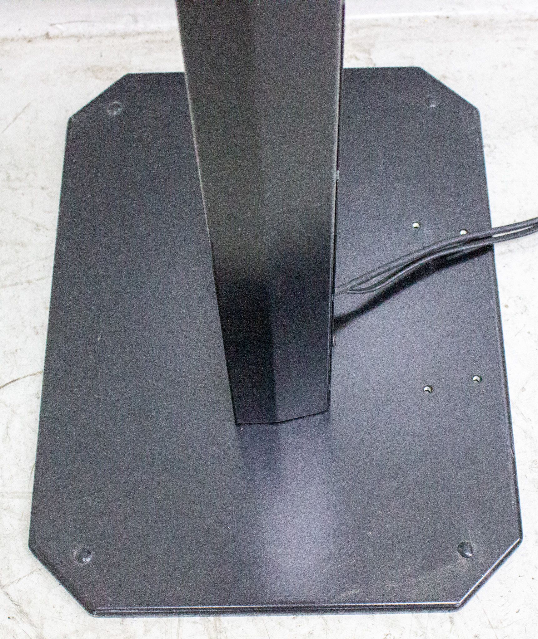 Wello WelloStationX Clinical Temperature Screening Kiosk Non-Contact Used