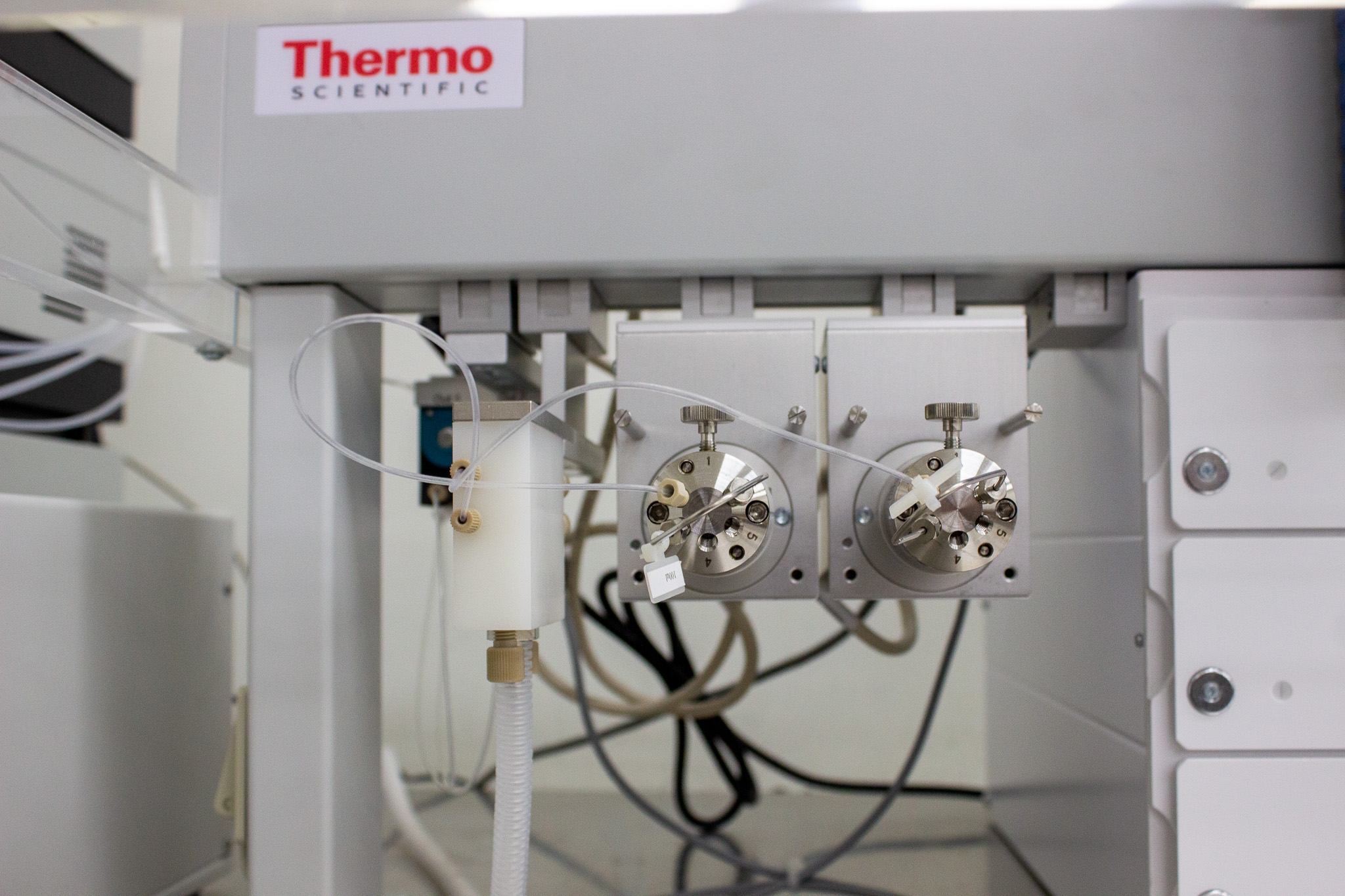 Thermo Dionex UltiMate 3000 LX-2 Multichannel UHPLC System High Throughput