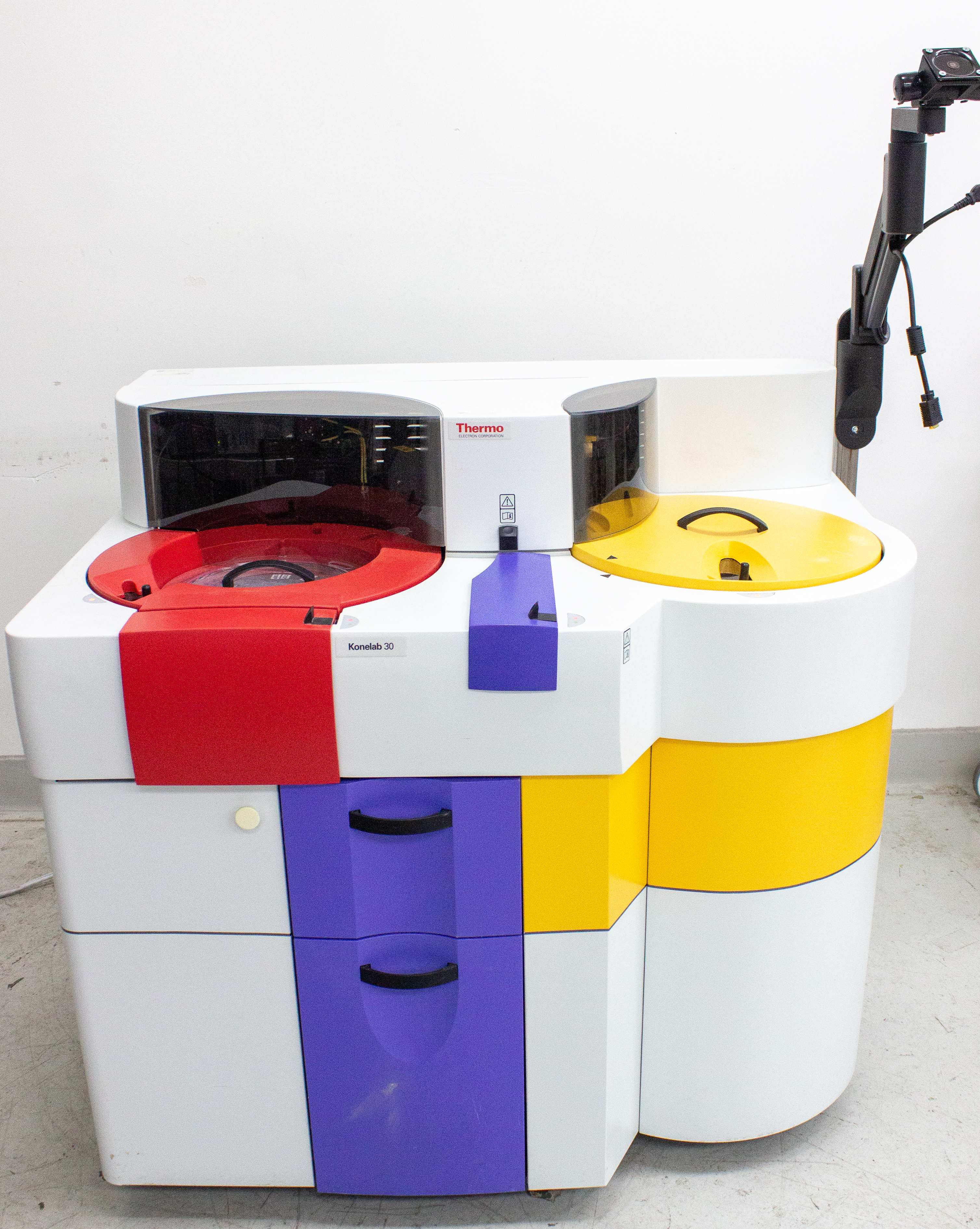 Thermo Konelab 30 Chemistry Analyzer 300 Tests/hour 84 Samples Used