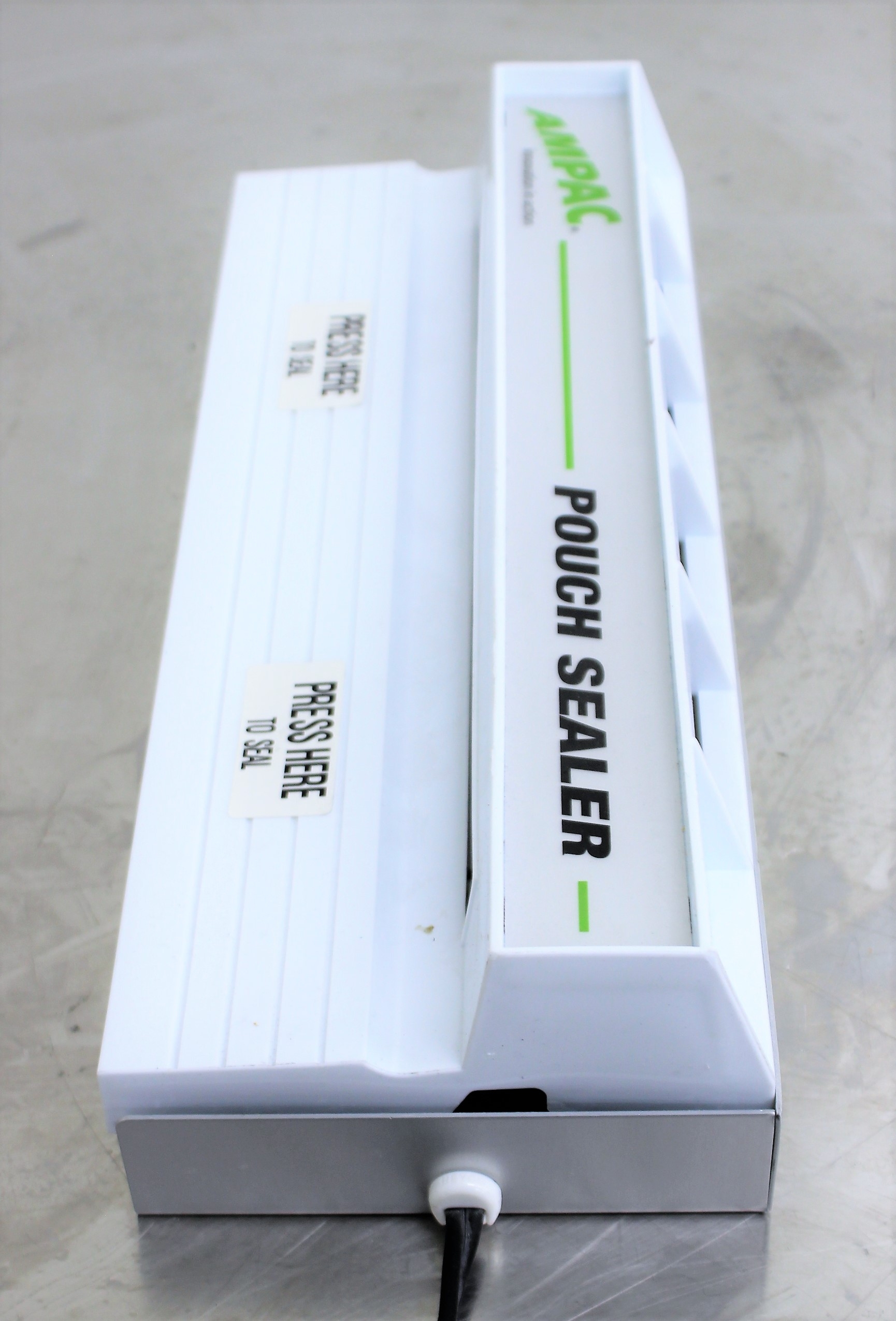 Ampac 9062 Pouch Sealer Packager Thermostat Control 167.8C / 325F Used